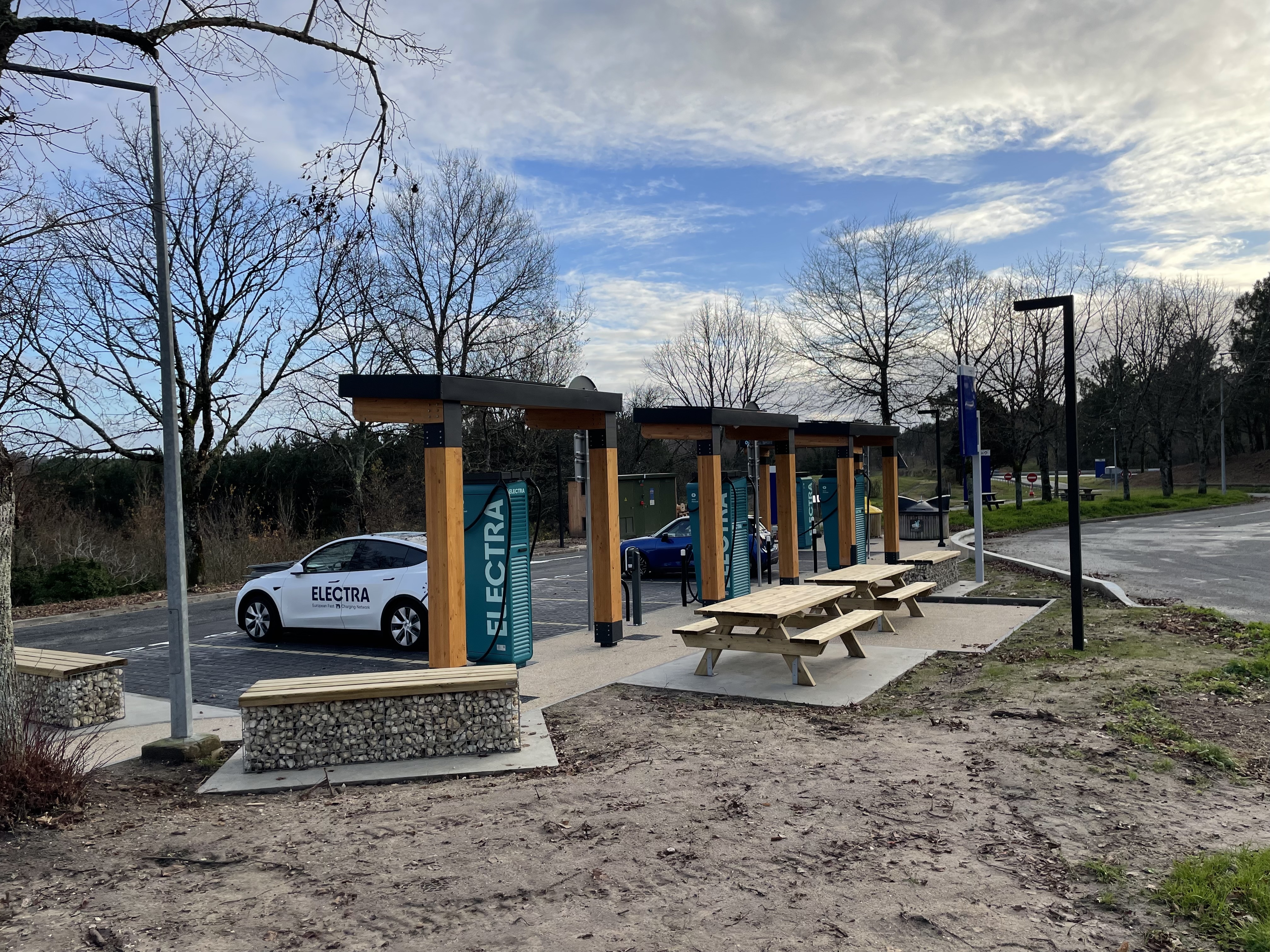 Foto 4 di Electra Charging Station