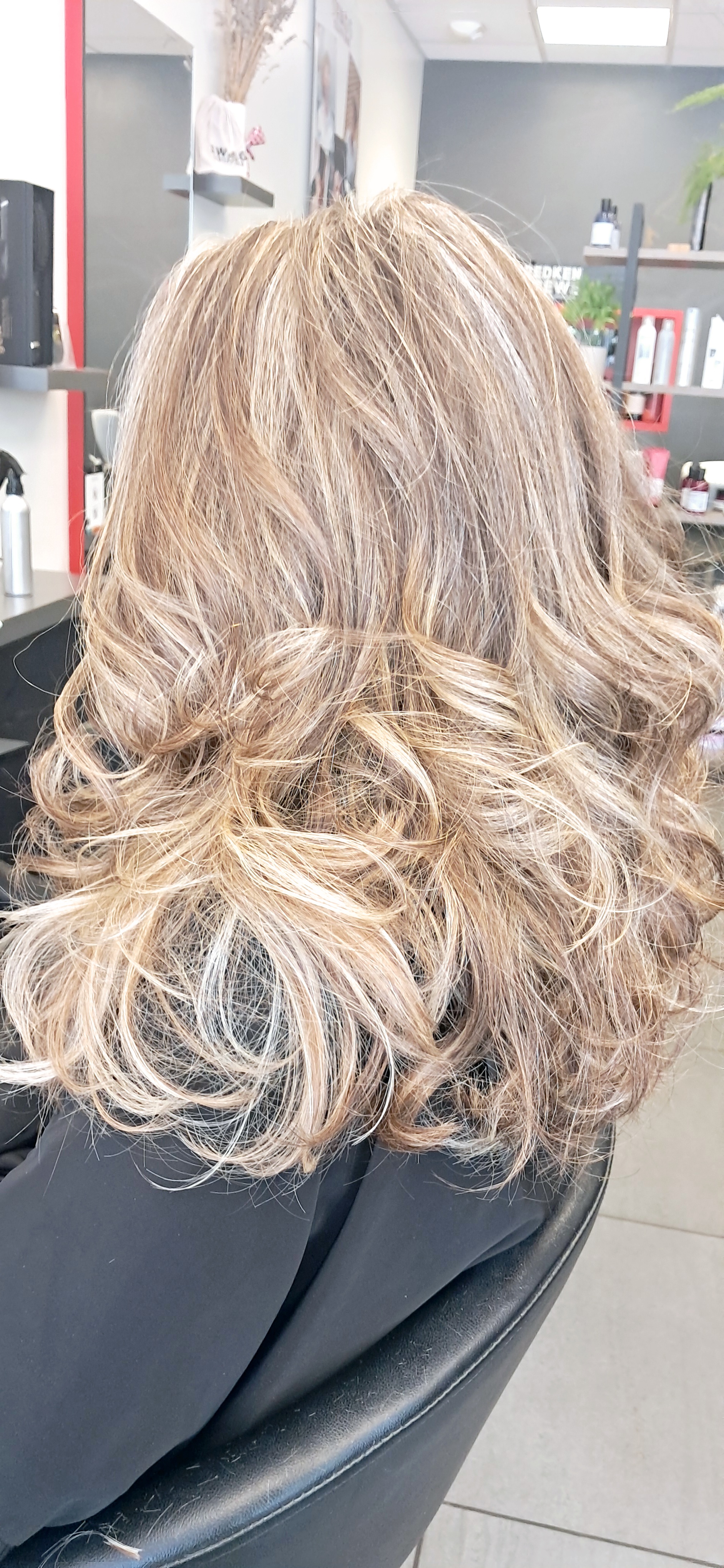 Foto 562 di SWAGG COIFFURE
