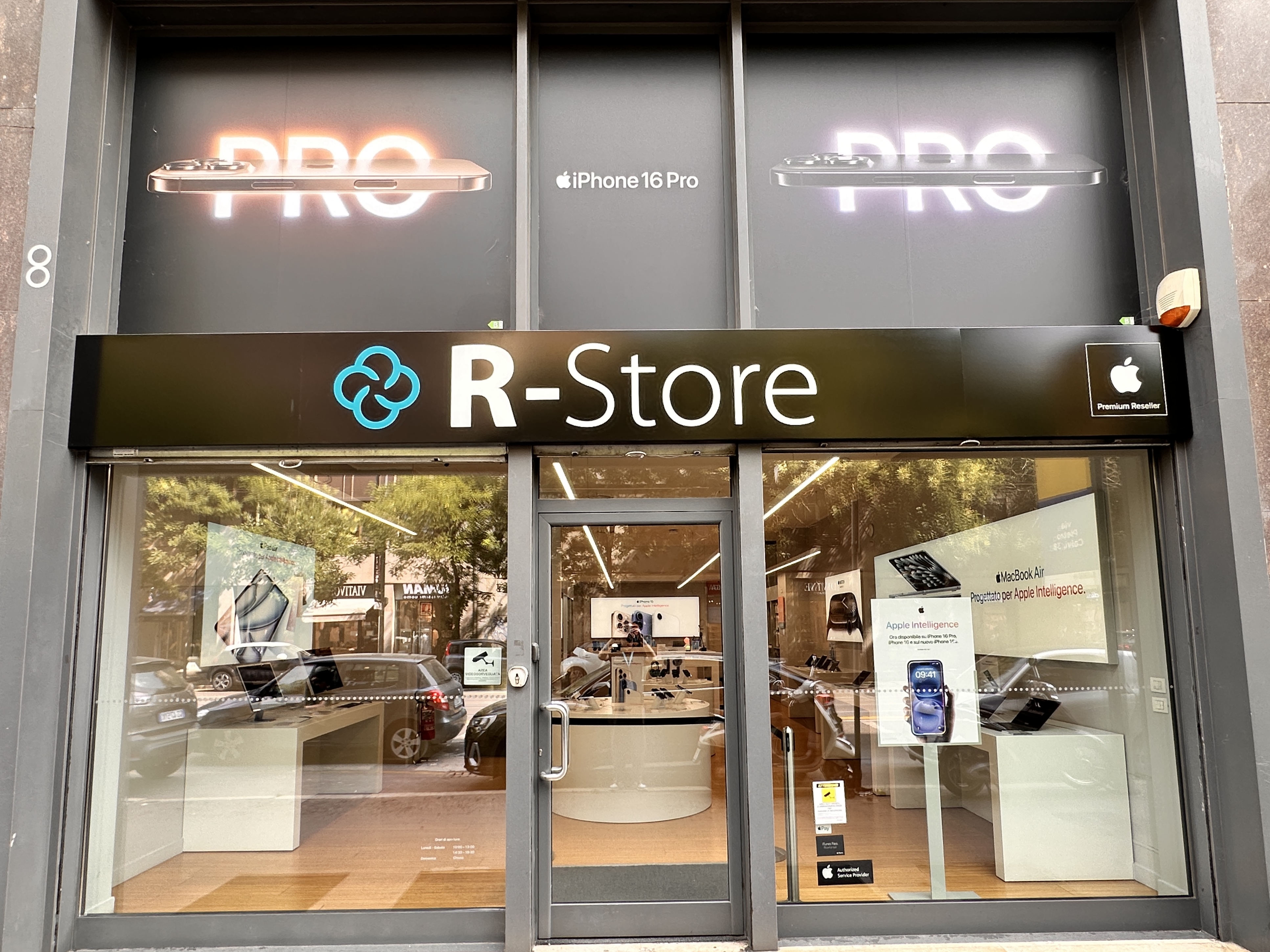 R-Store Milano XII Marzo | Apple Premium Reseller e Centro Assistenza Autorizzato Apple