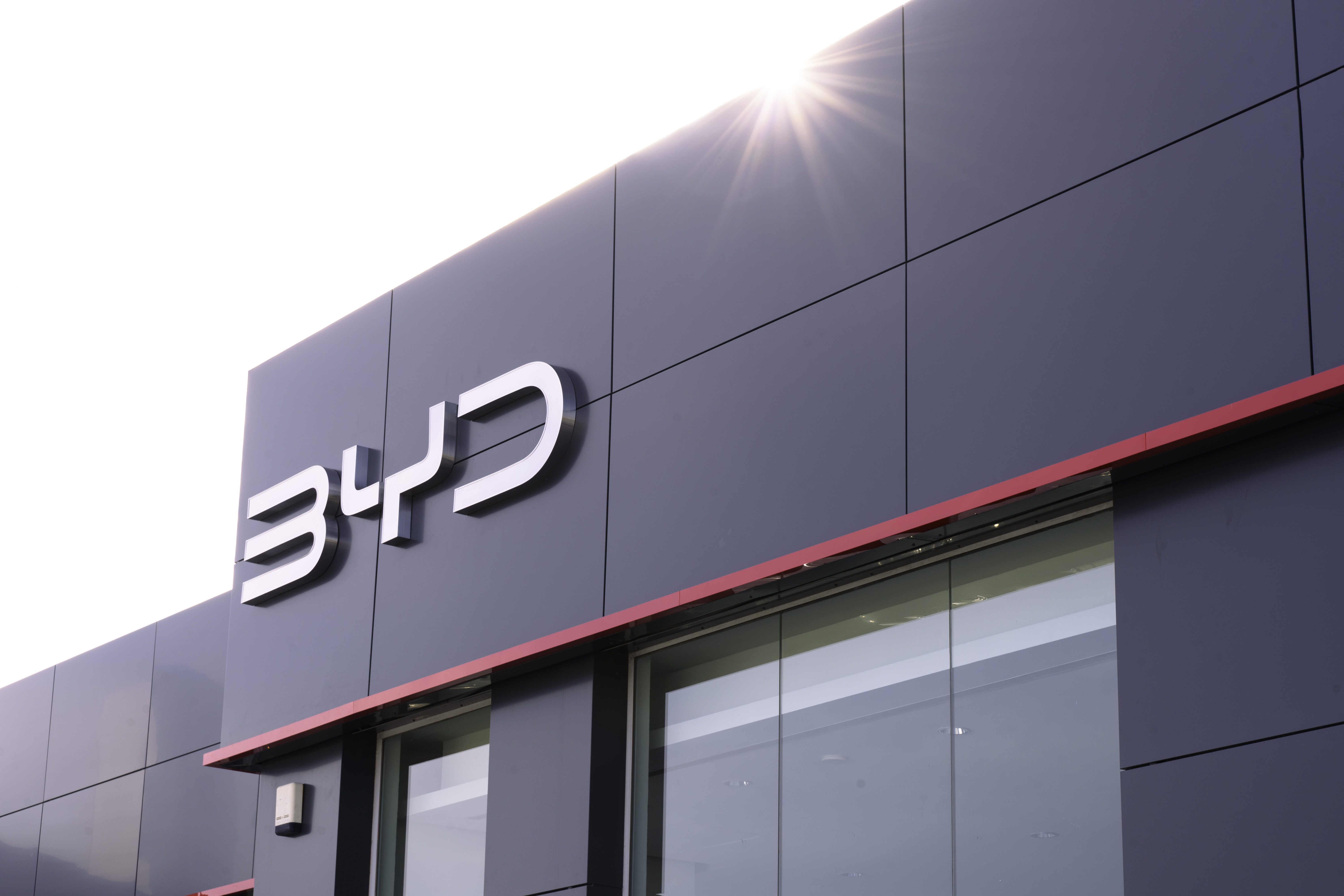 Foto 1 di BYD Manises