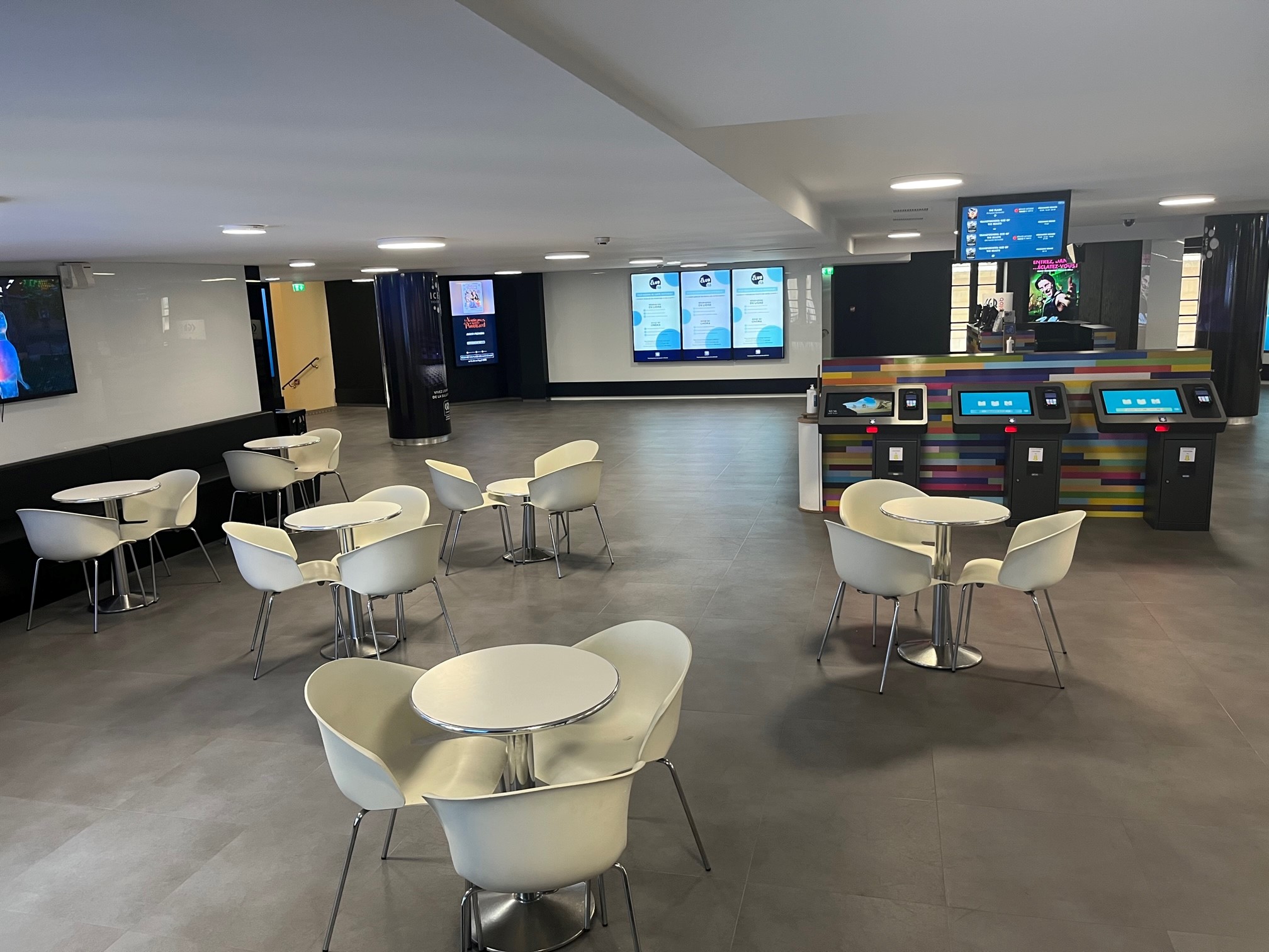 Photo 4 of CINÉMA CGR Bordeaux Le Français