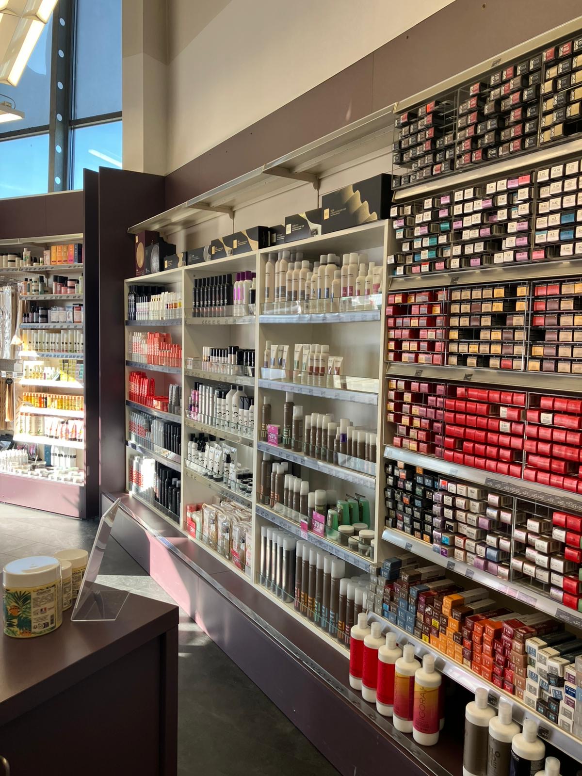Foto 4 di ROMA Friseurbedarf - Eugendorf
