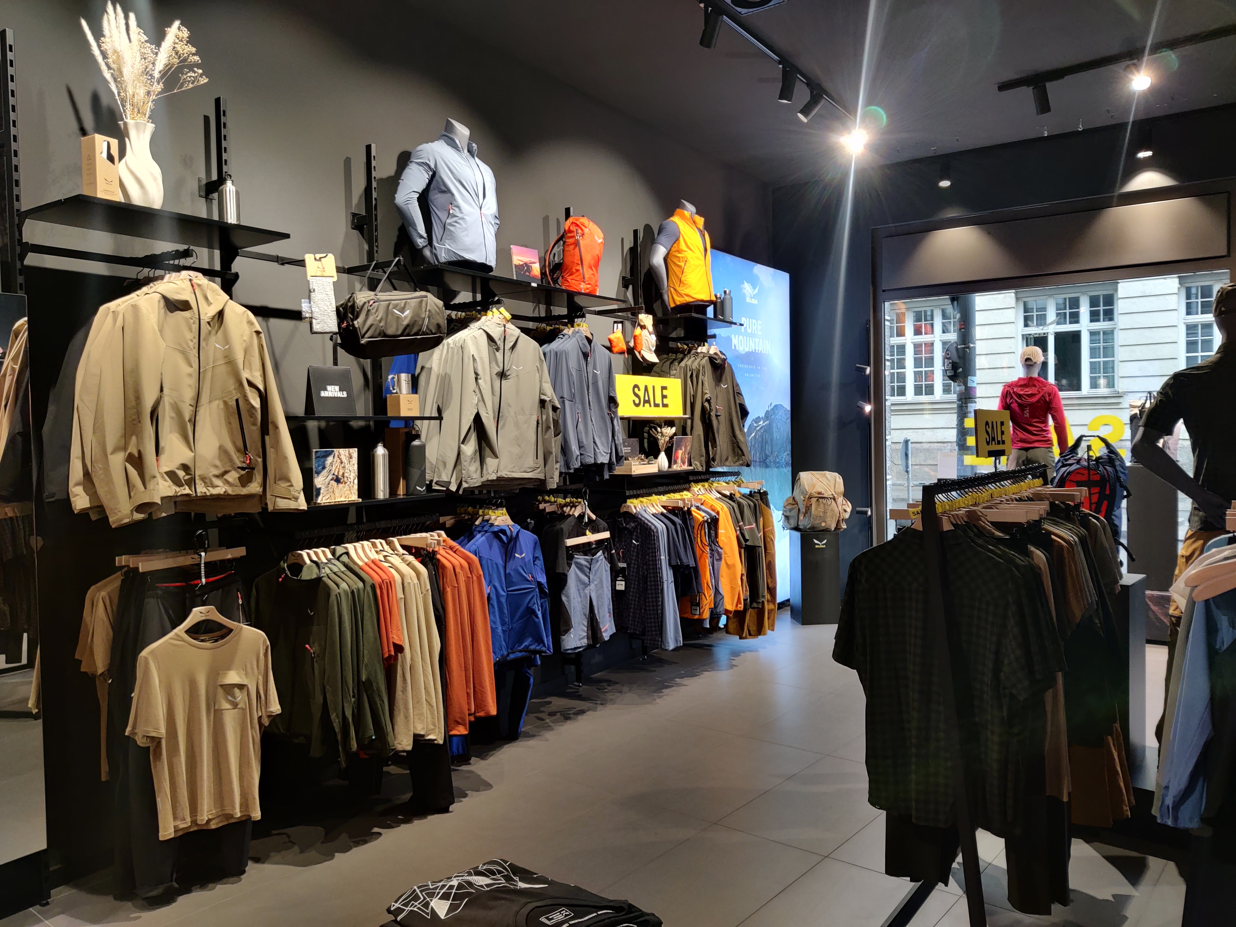 Foto 5 di Salewa Store München