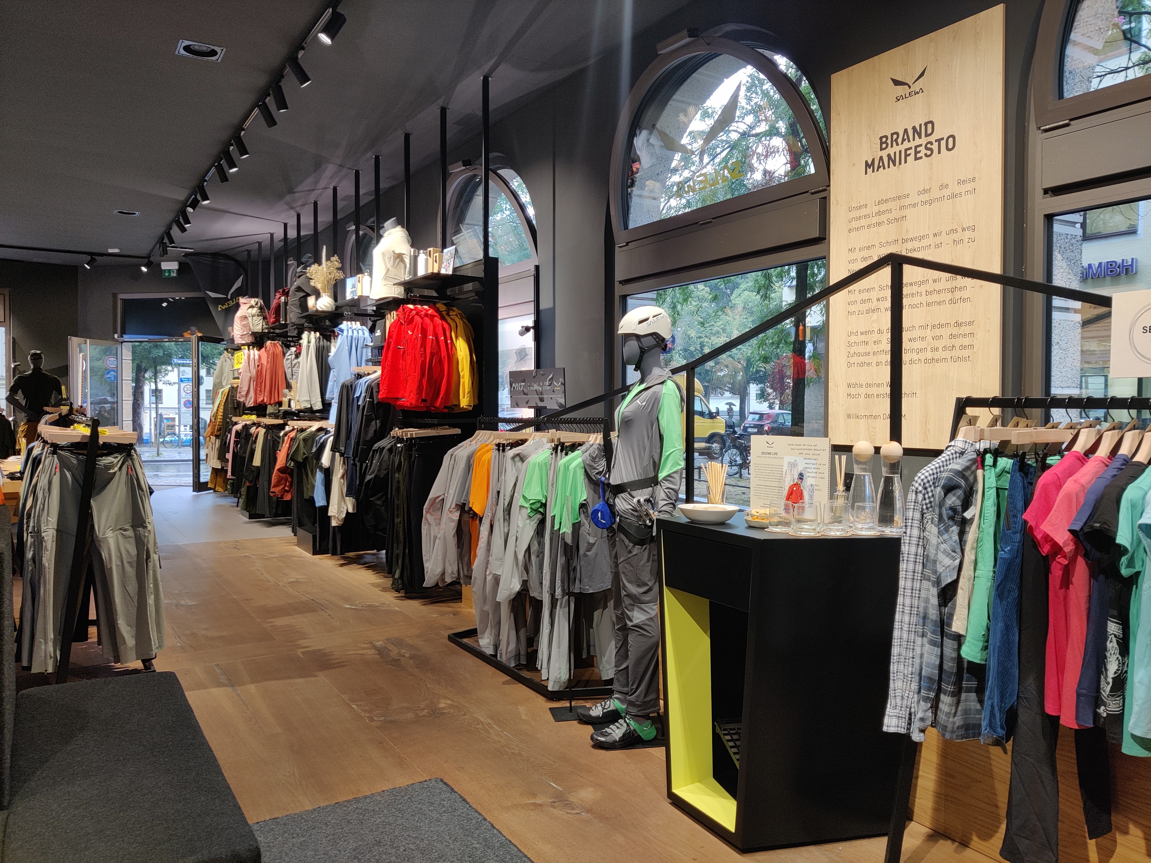 Foto 2 di Salewa Store München