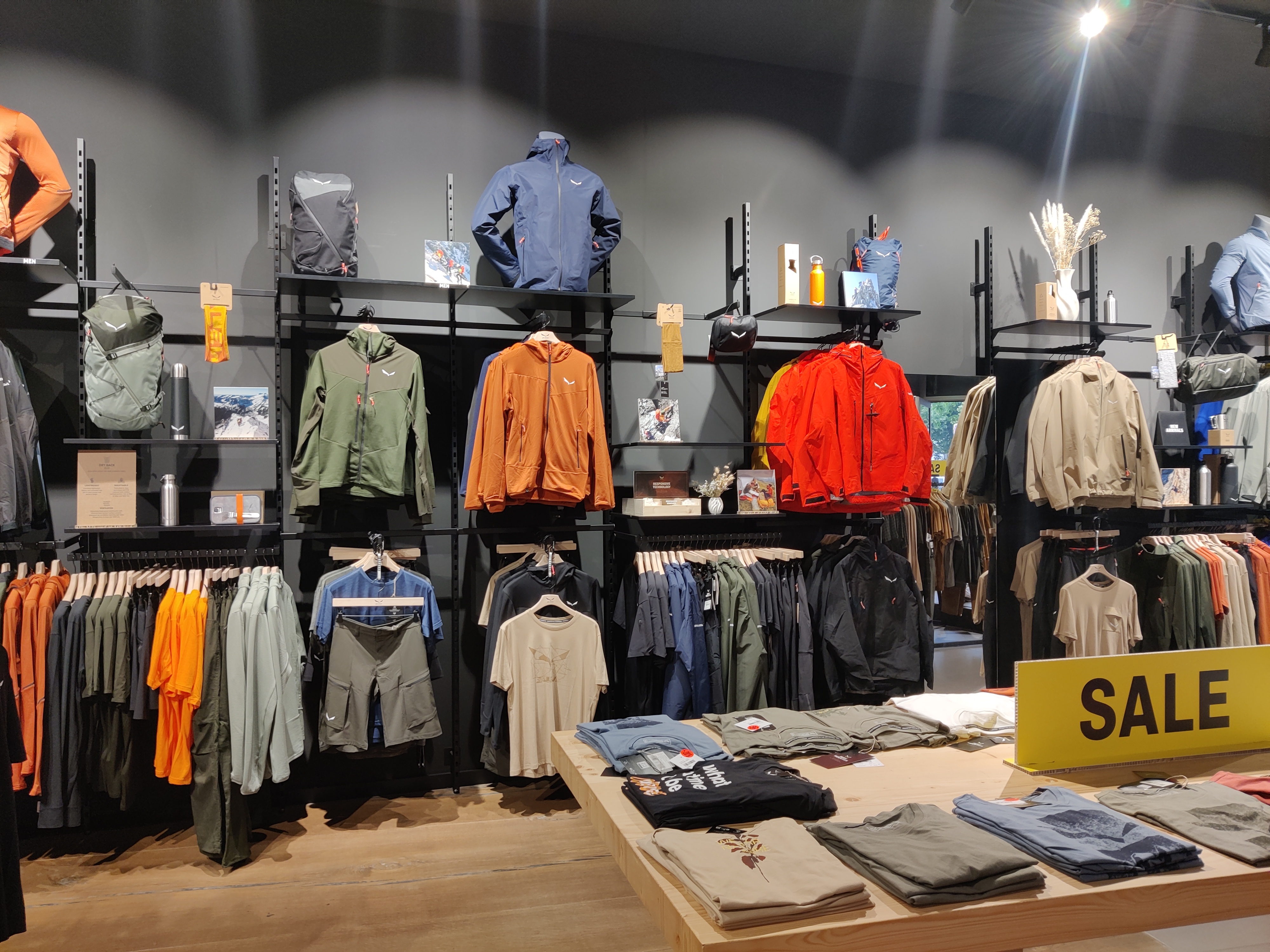 Foto 8 di Salewa Store München
