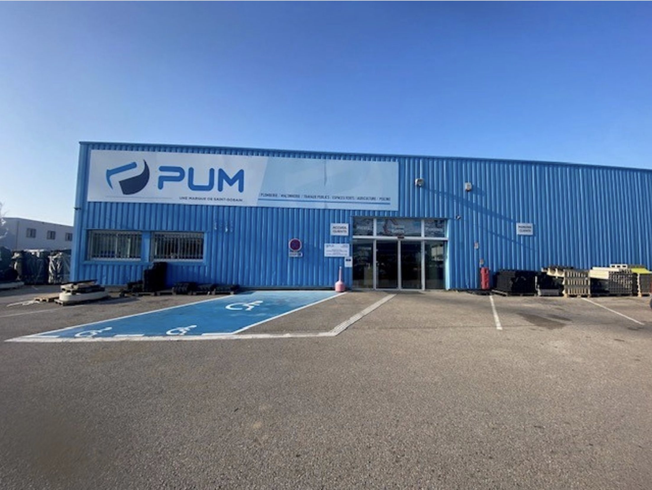 Foto 1 di PUM