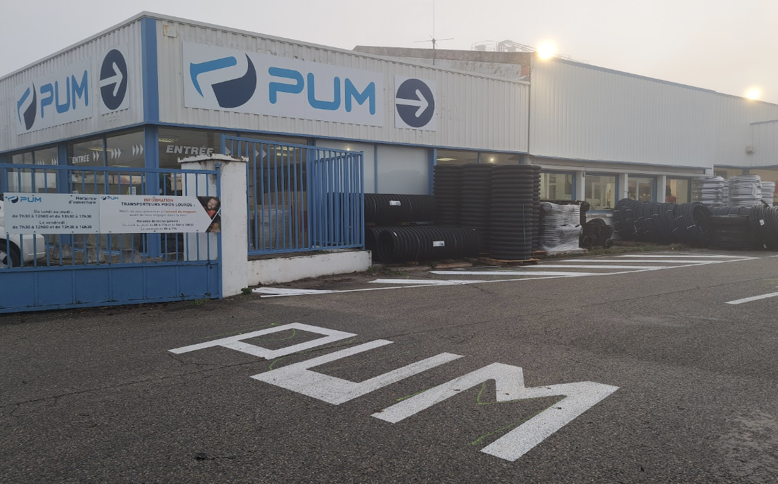 Foto 1 di PUM