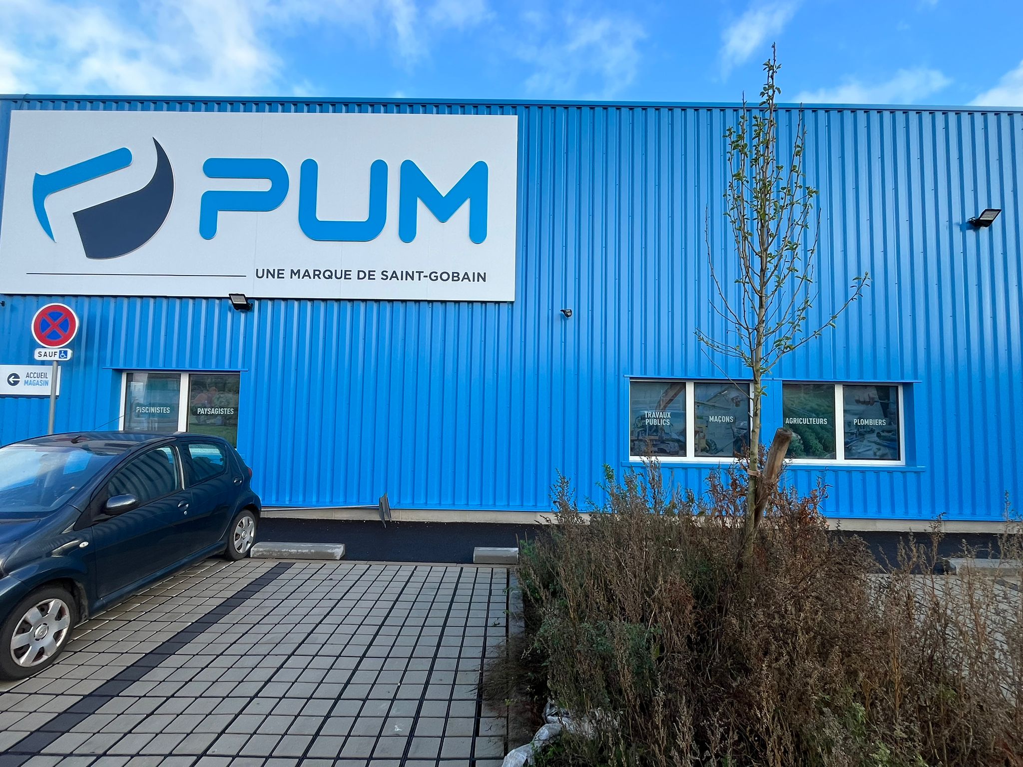 Foto 1 di PUM