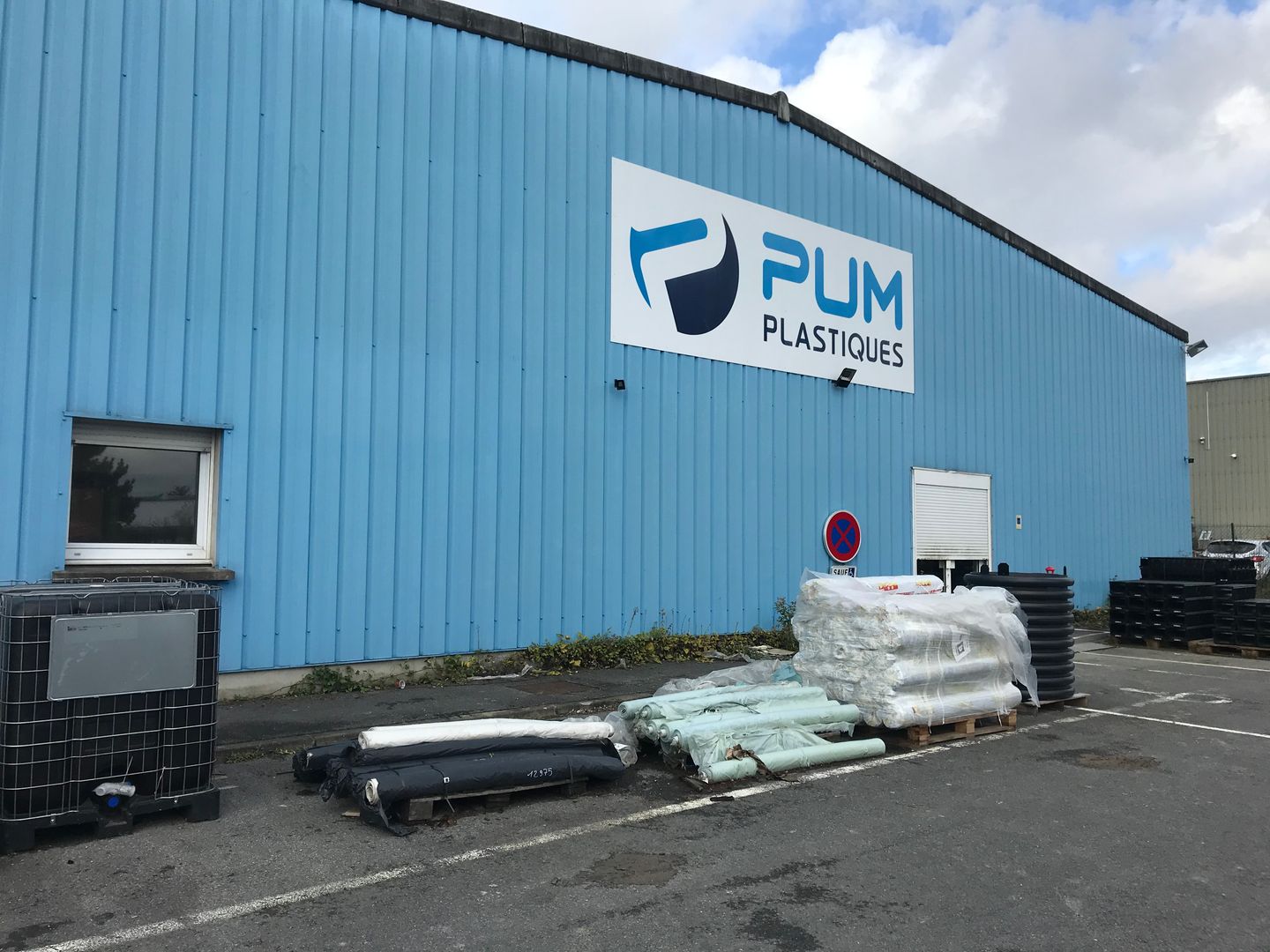 Foto 1 di PUM