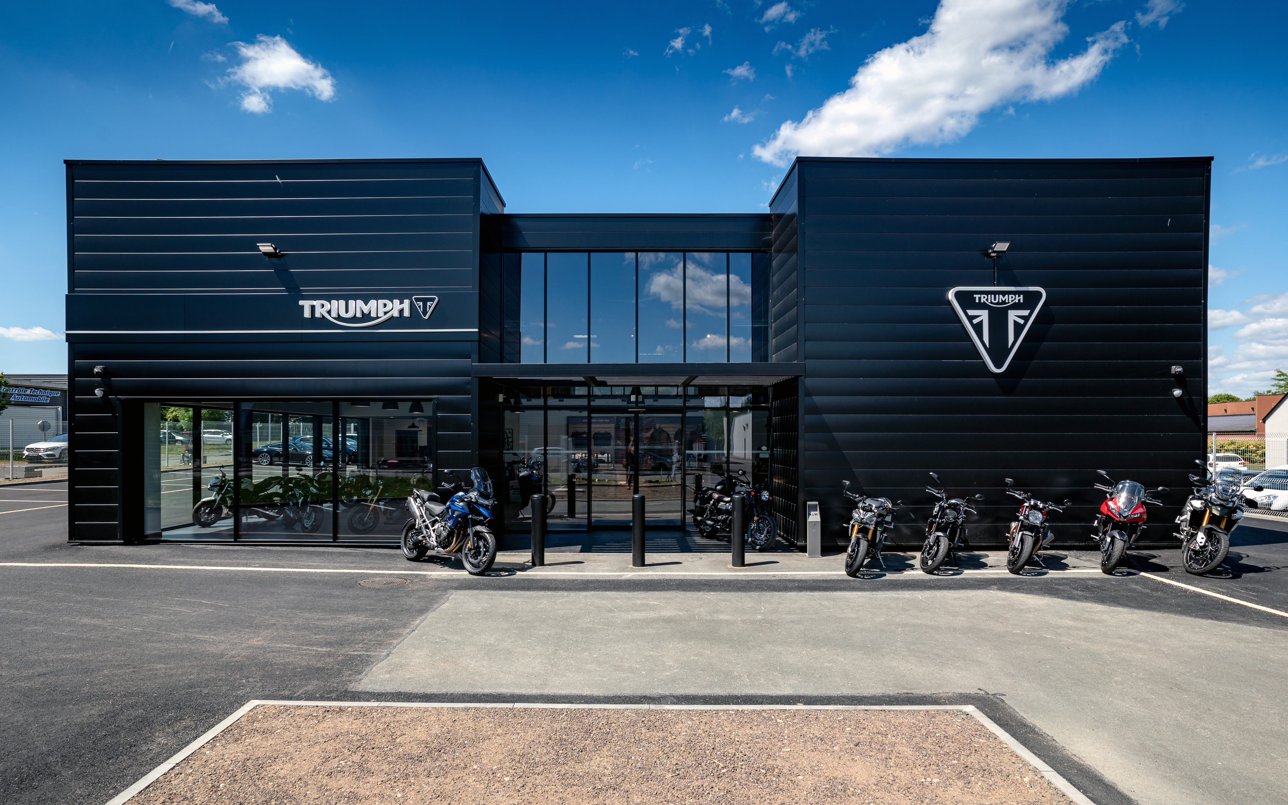Foto 1 di TRIUMPH ANGERS