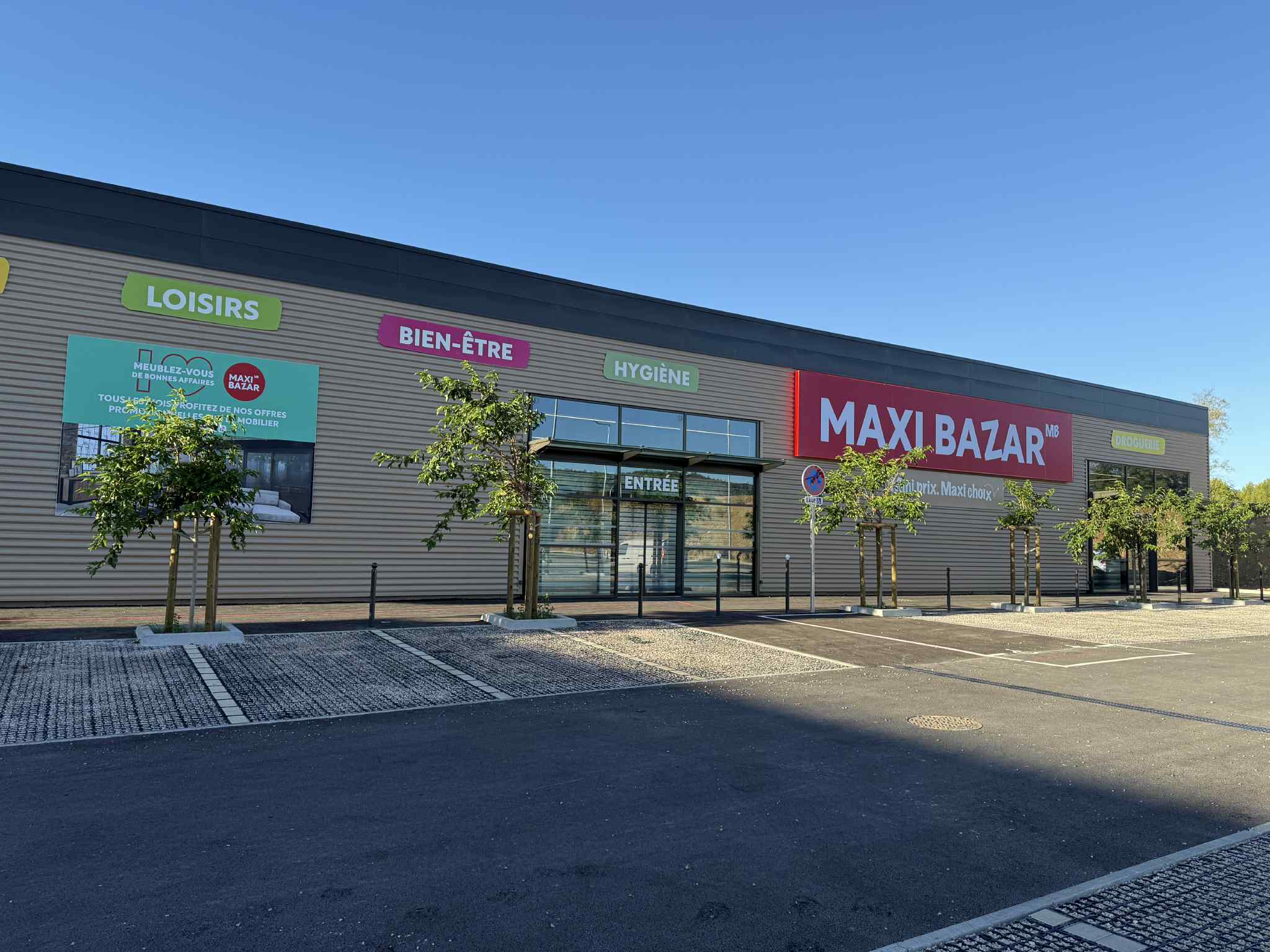 Foto 1 di Maxi Bazar