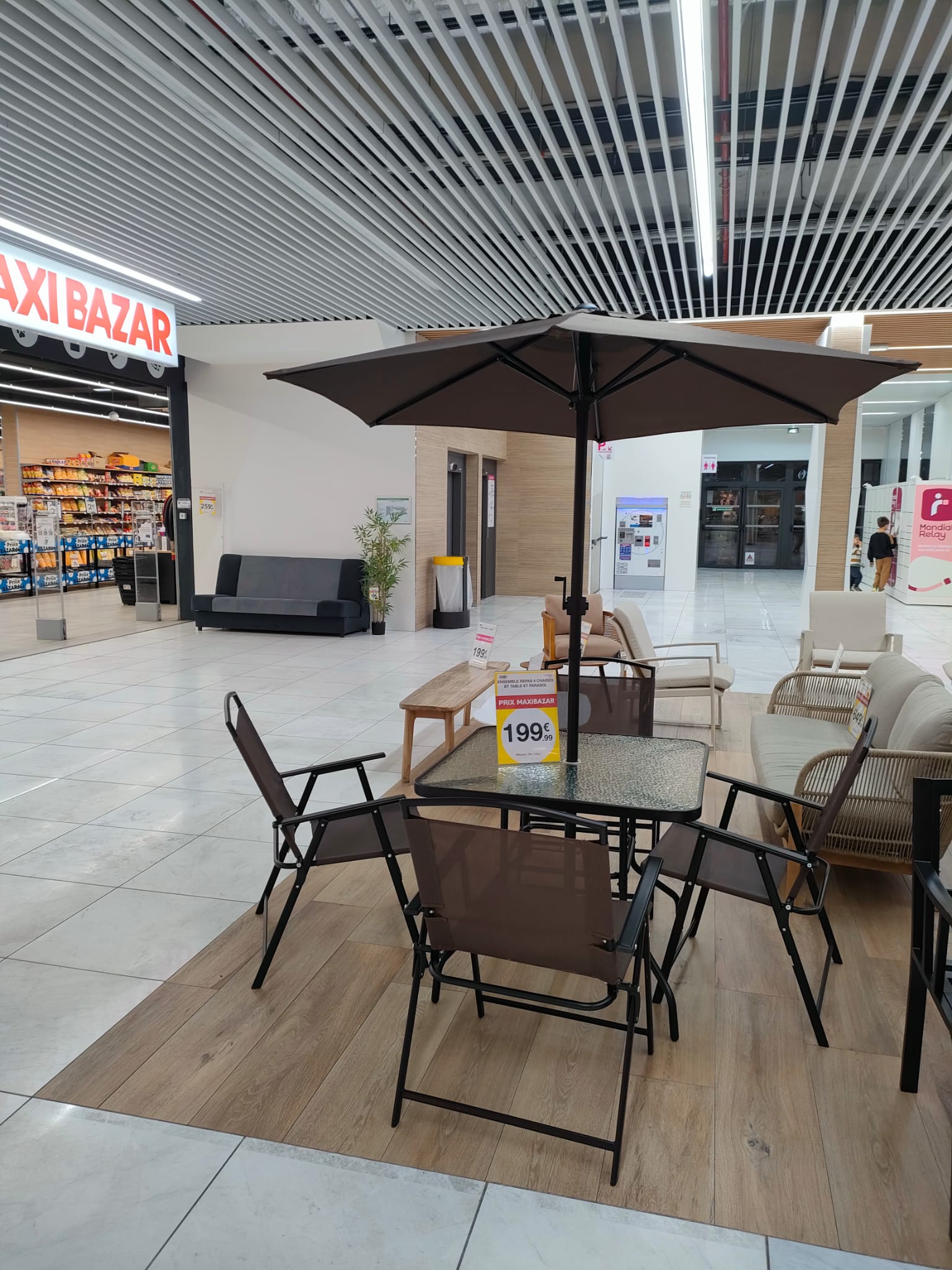 Foto 44 di Maxi Bazar