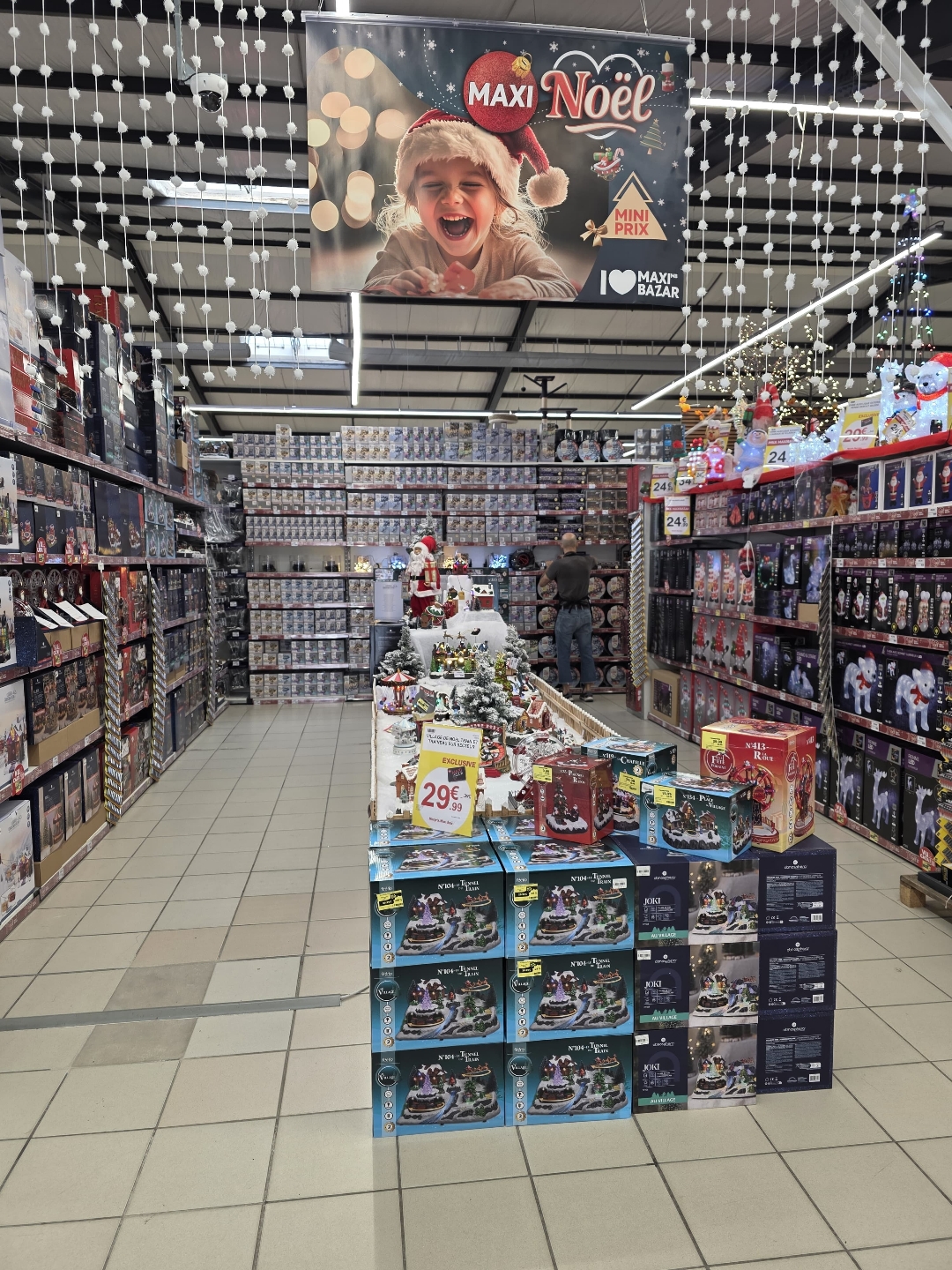 Foto 11 di Maxi Bazar