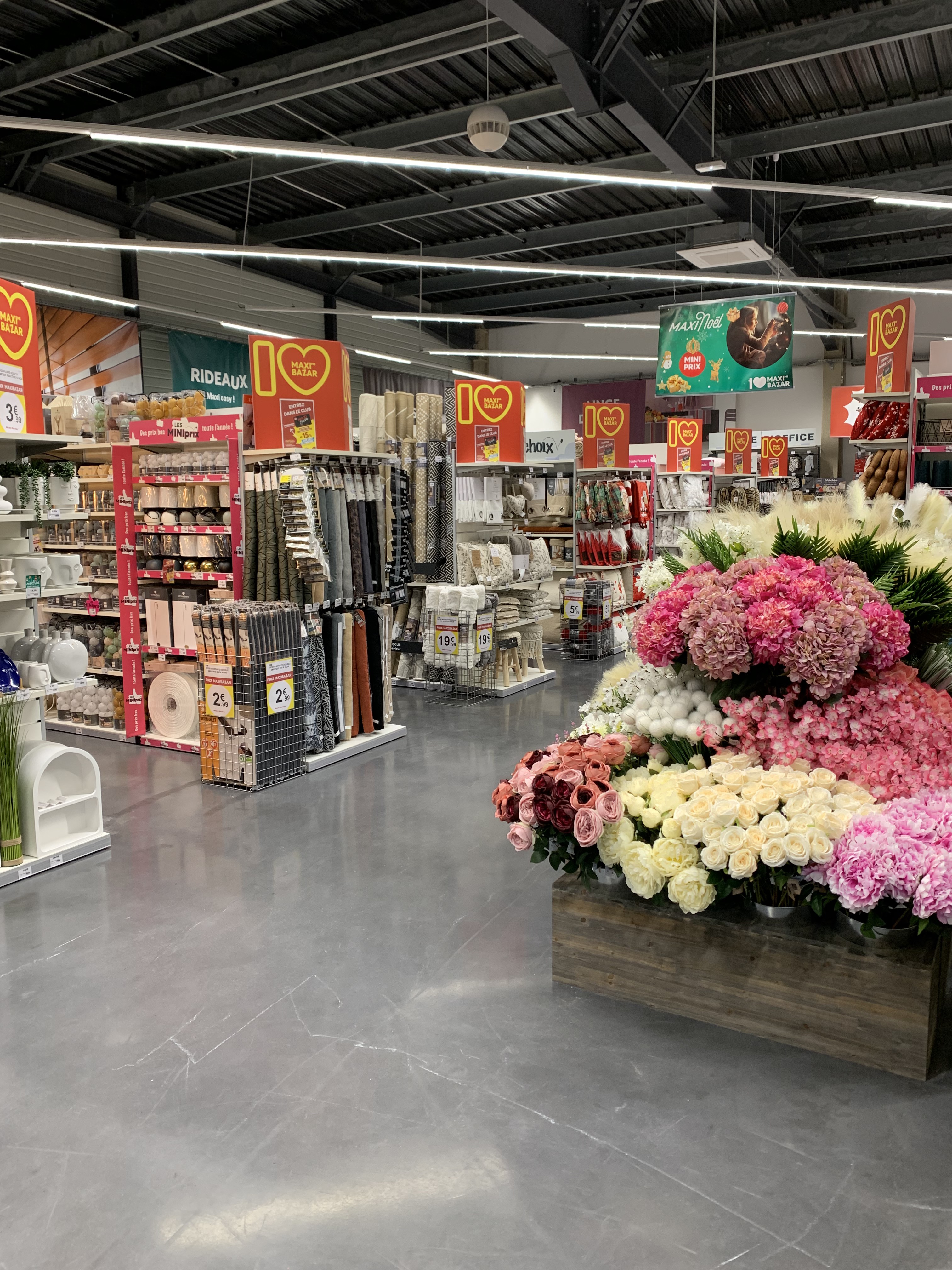 Foto 4 di Maxi Bazar