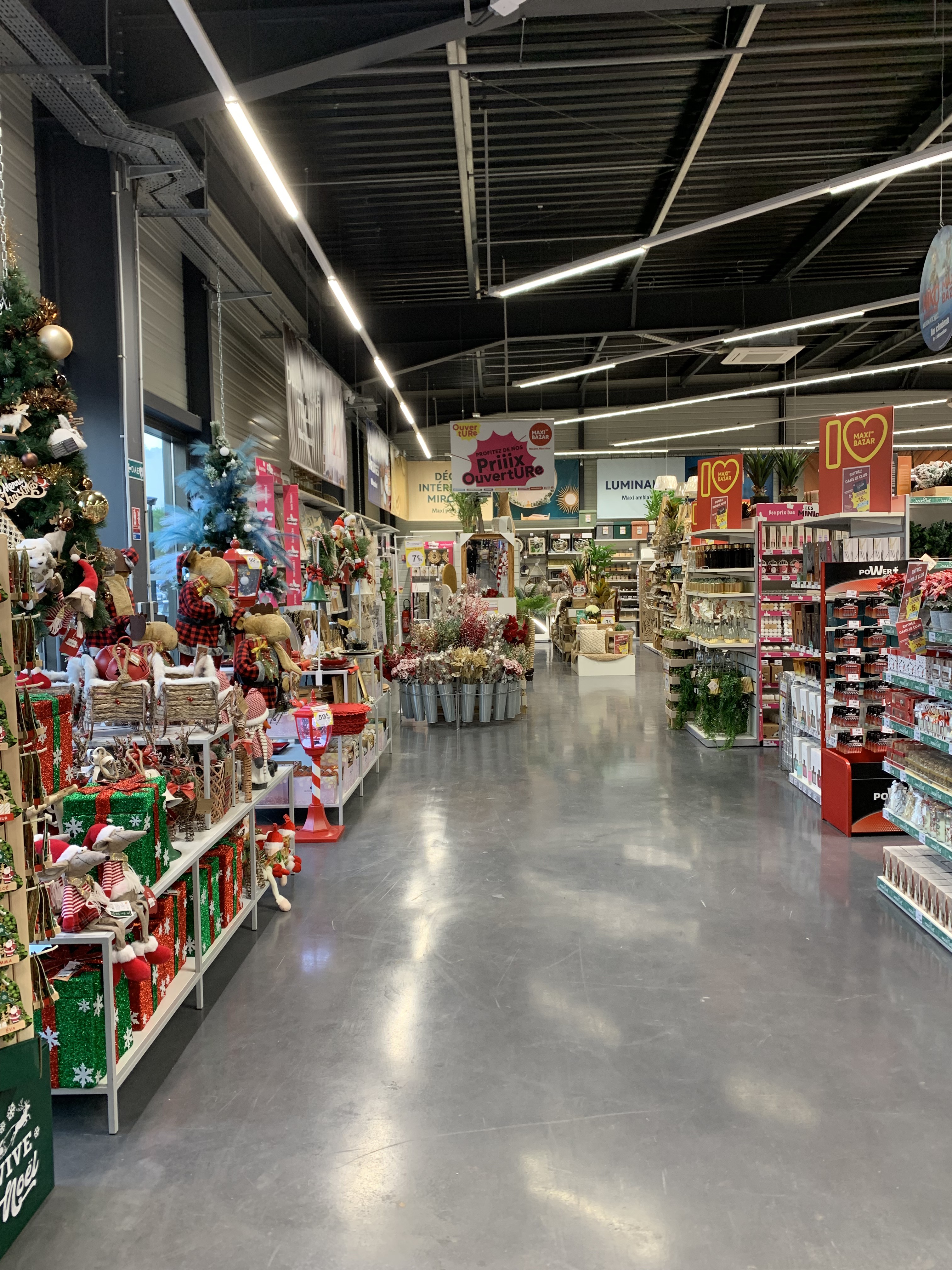Foto 2 di Maxi Bazar