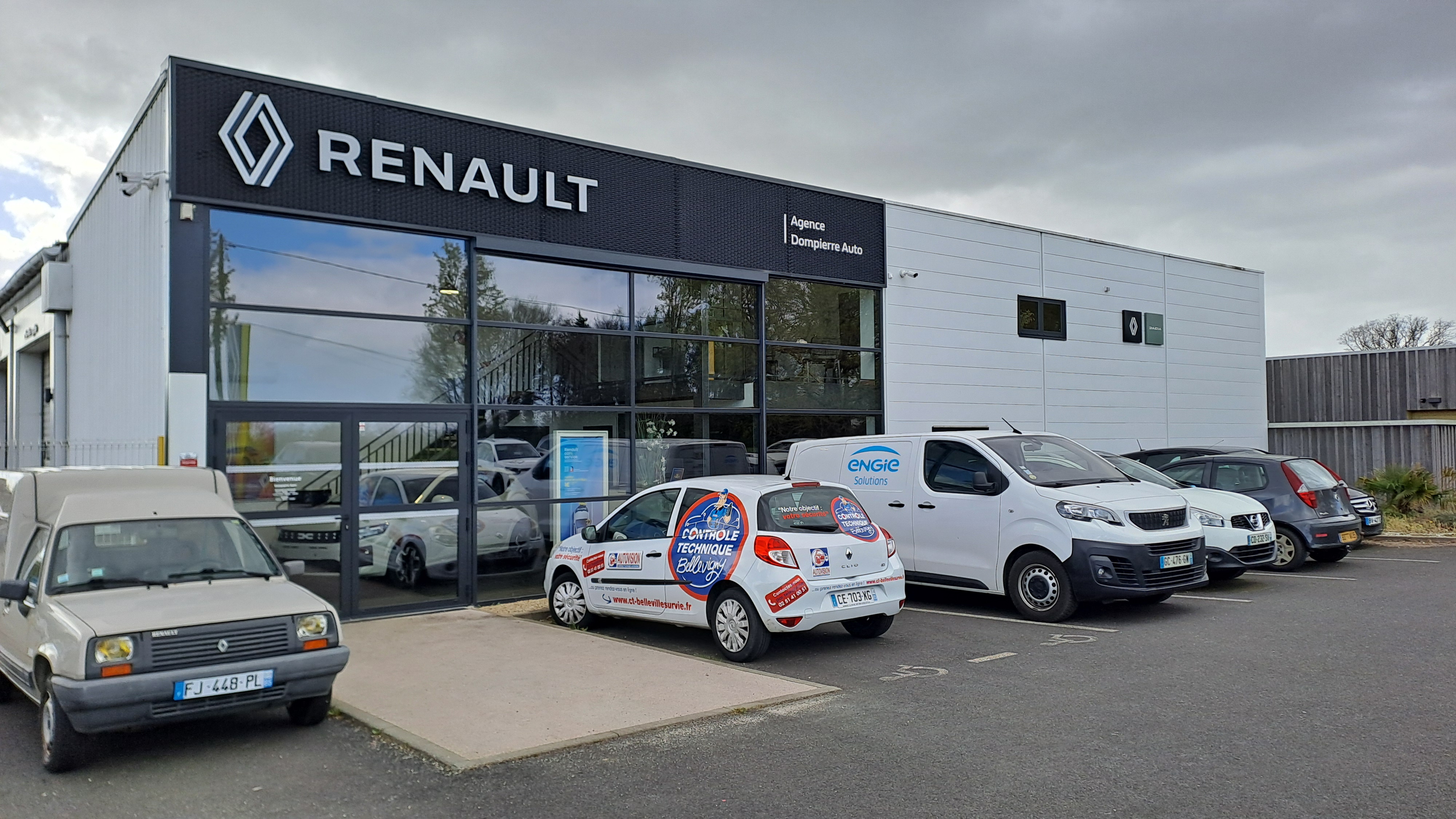 Foto 1 di DOMPIERRE AUTO RENAULT