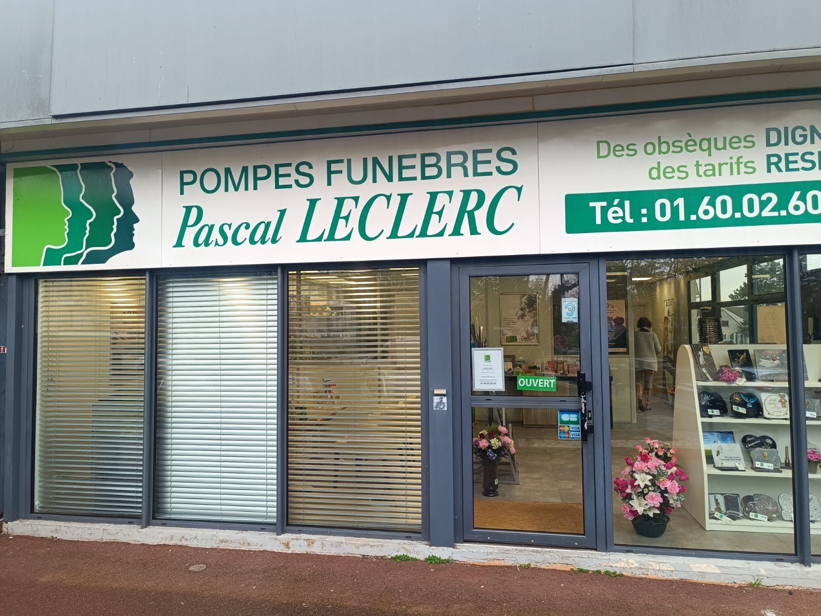 Foto 12 di POMPES FUNEBRES Pascal LECLERC
