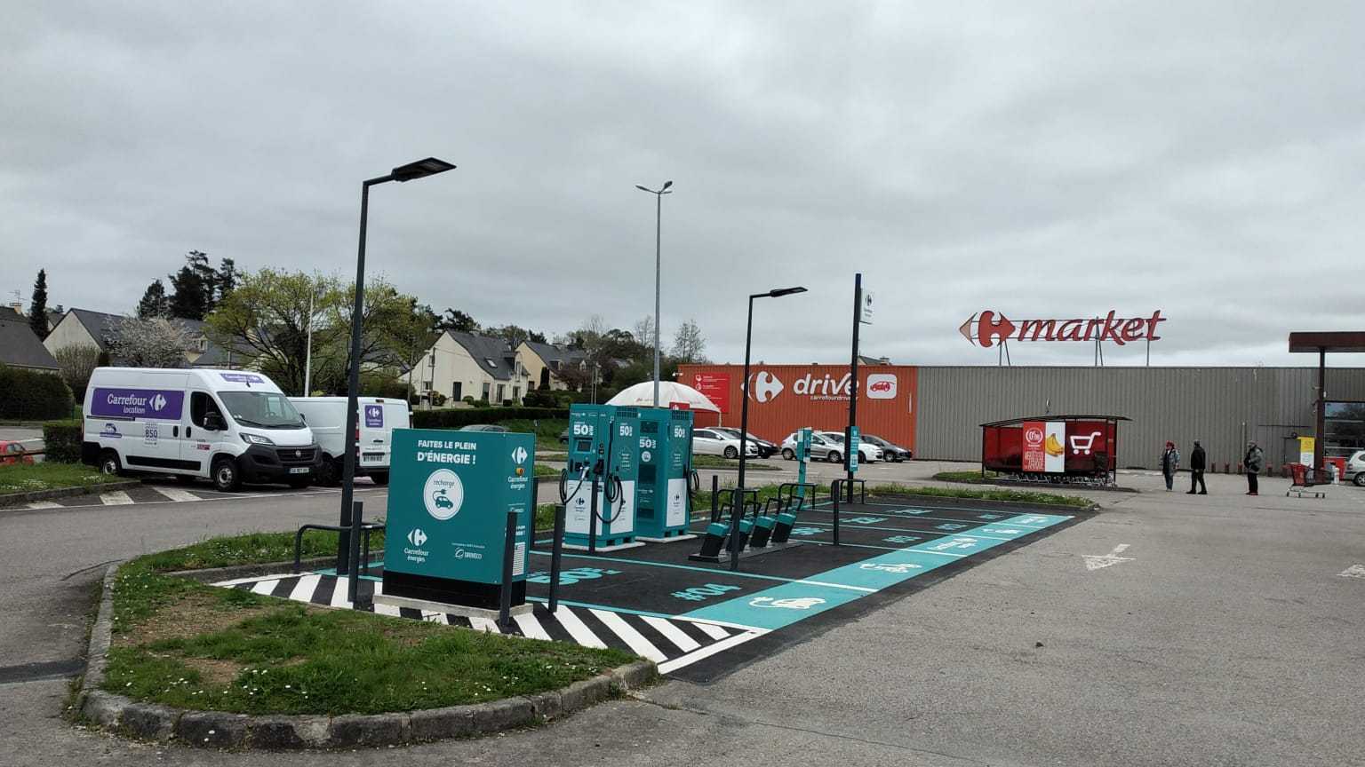 Foto 1 di DRIVECO Charging Station