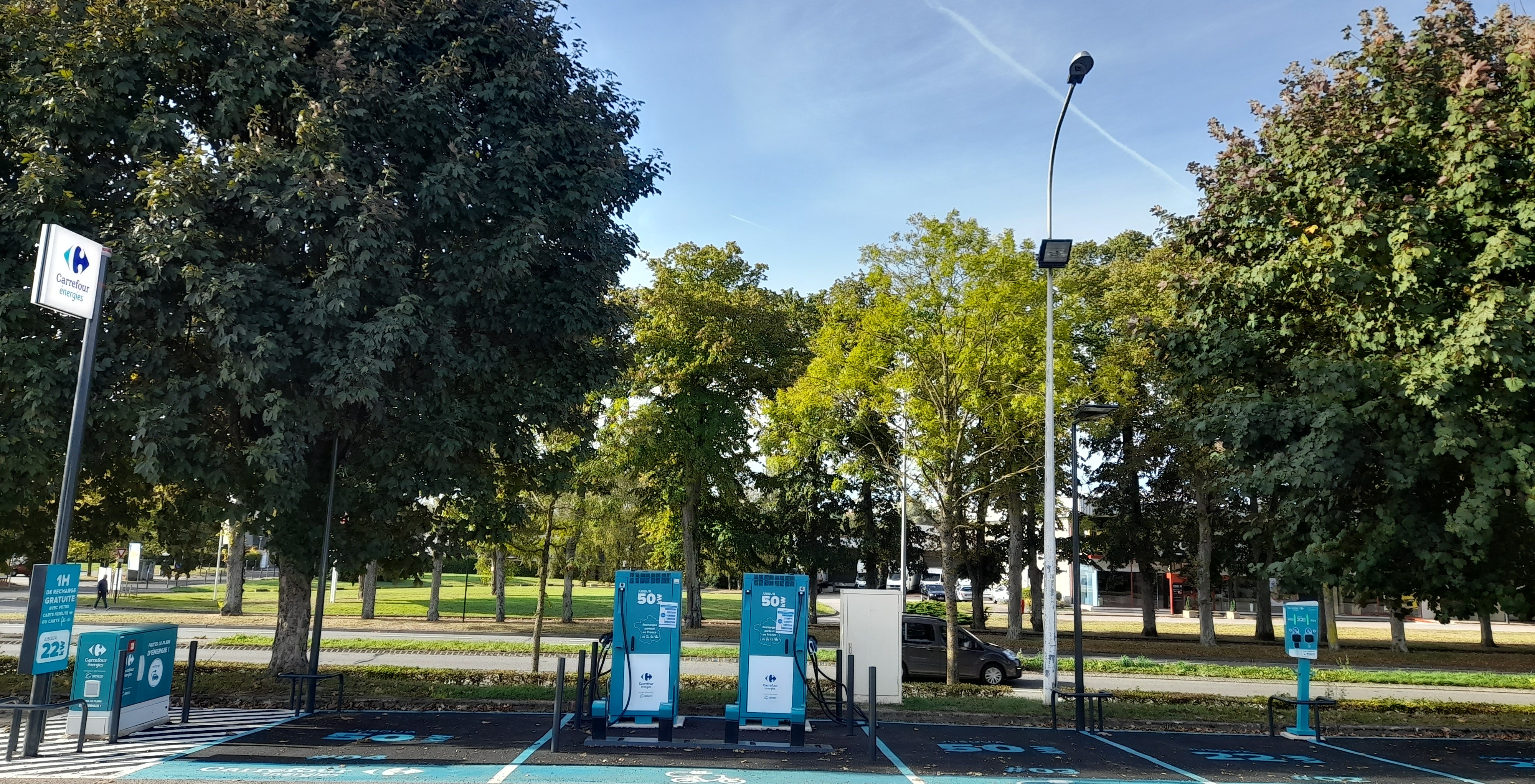 Foto 1 di DRIVECO Charging Station