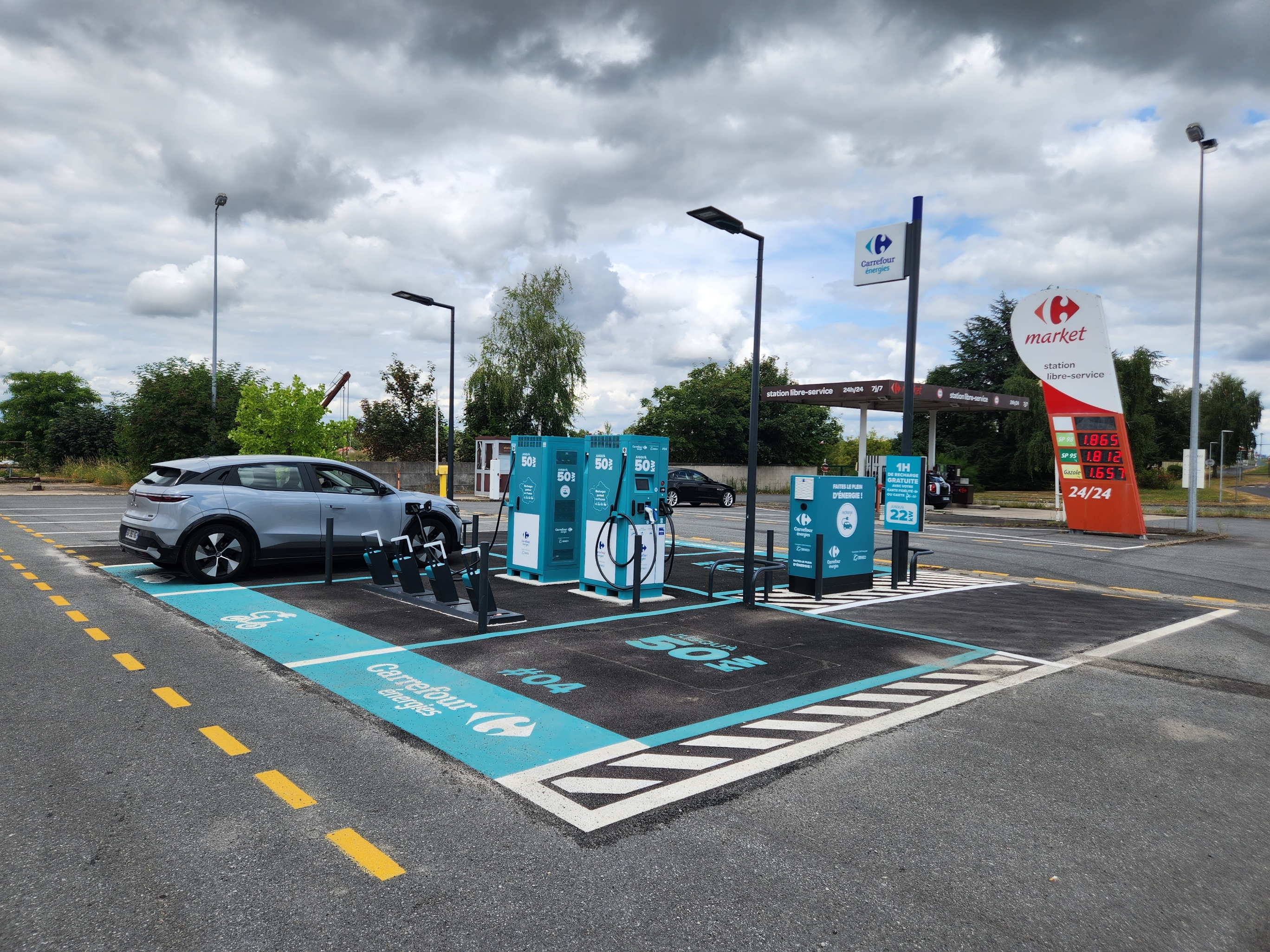 Foto 1 di DRIVECO Charging Station