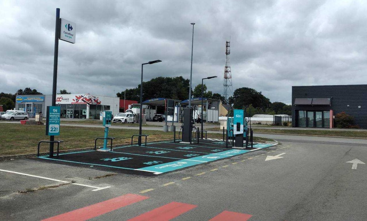 Foto 2 di Borne de recharge Driveco
