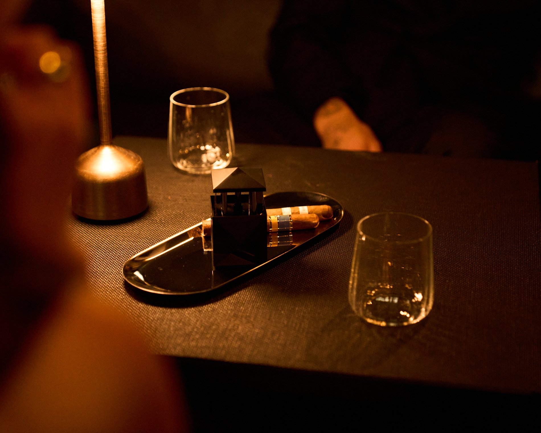 Foto 4 di Frivole Cigar Lounge