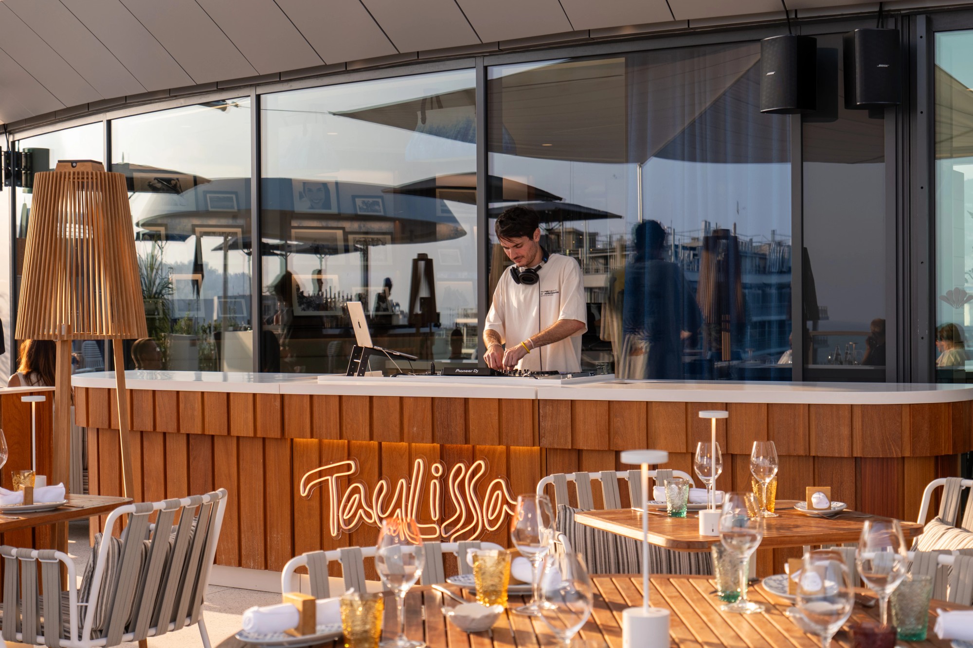 Foto 56 di Taulissa — Restaurant & Rooftop