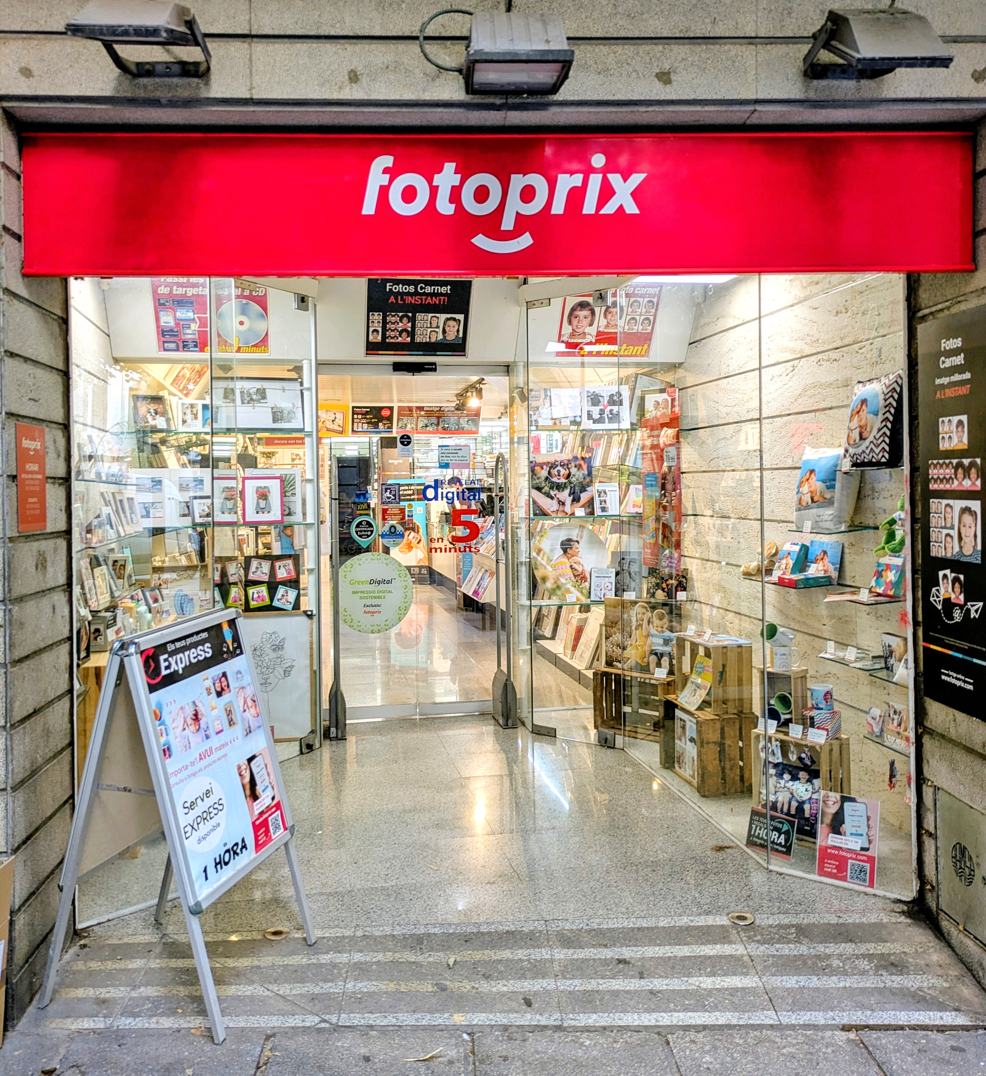 Foto 1 di FotoPrix Mataró