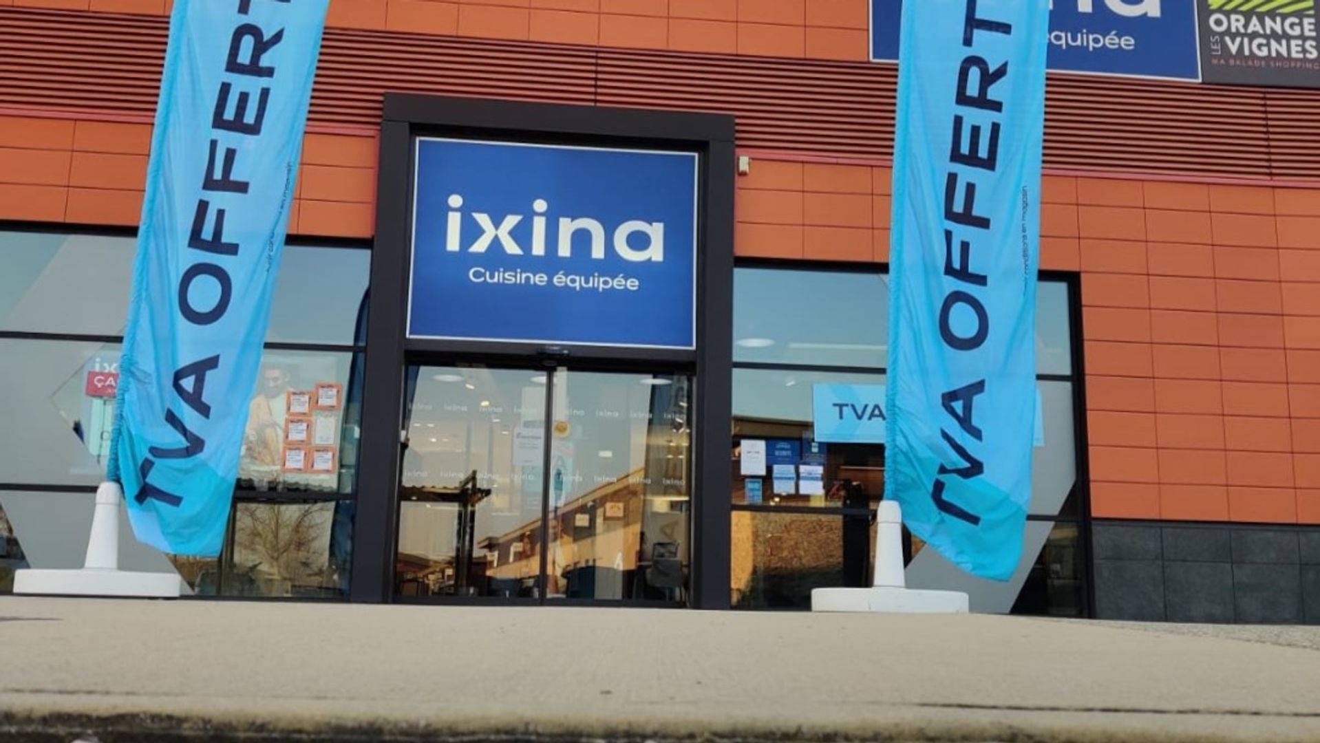 Foto 4 di IXINA Orange
