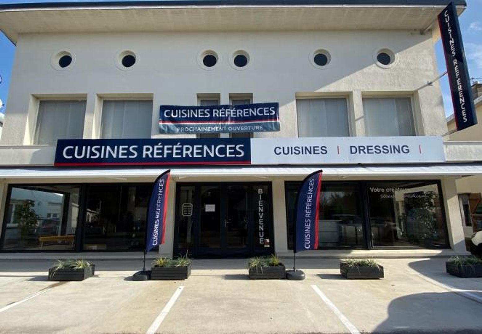 Foto 7 di Cuisines Références Cucq