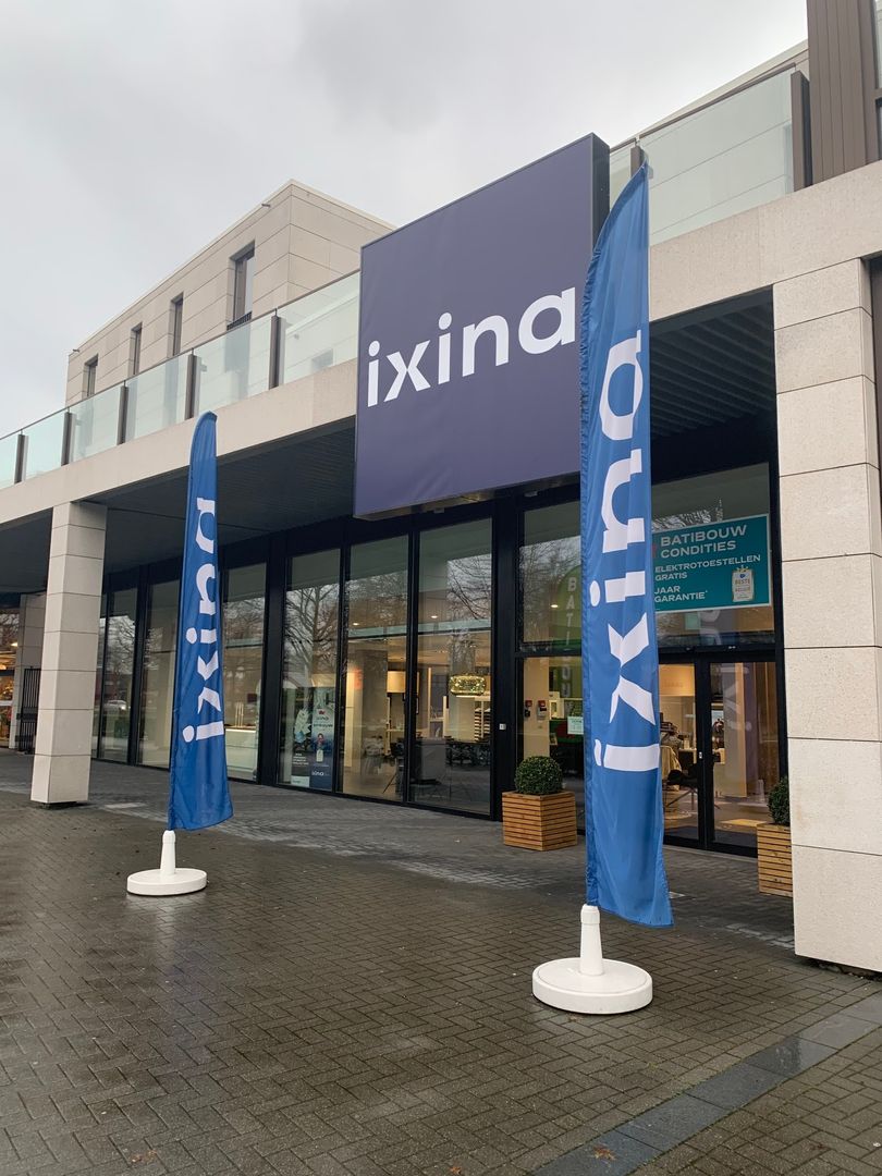 Foto 1 di IXINA Lommel