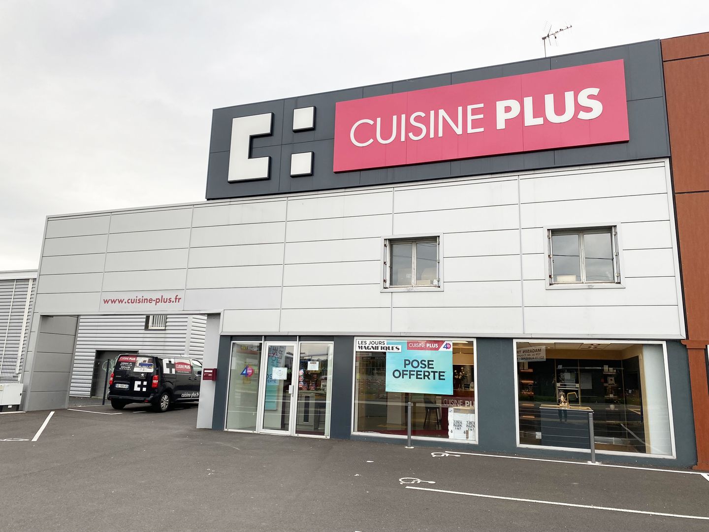 Foto 1 di CUISINE PLUS Clermont-Ferrand