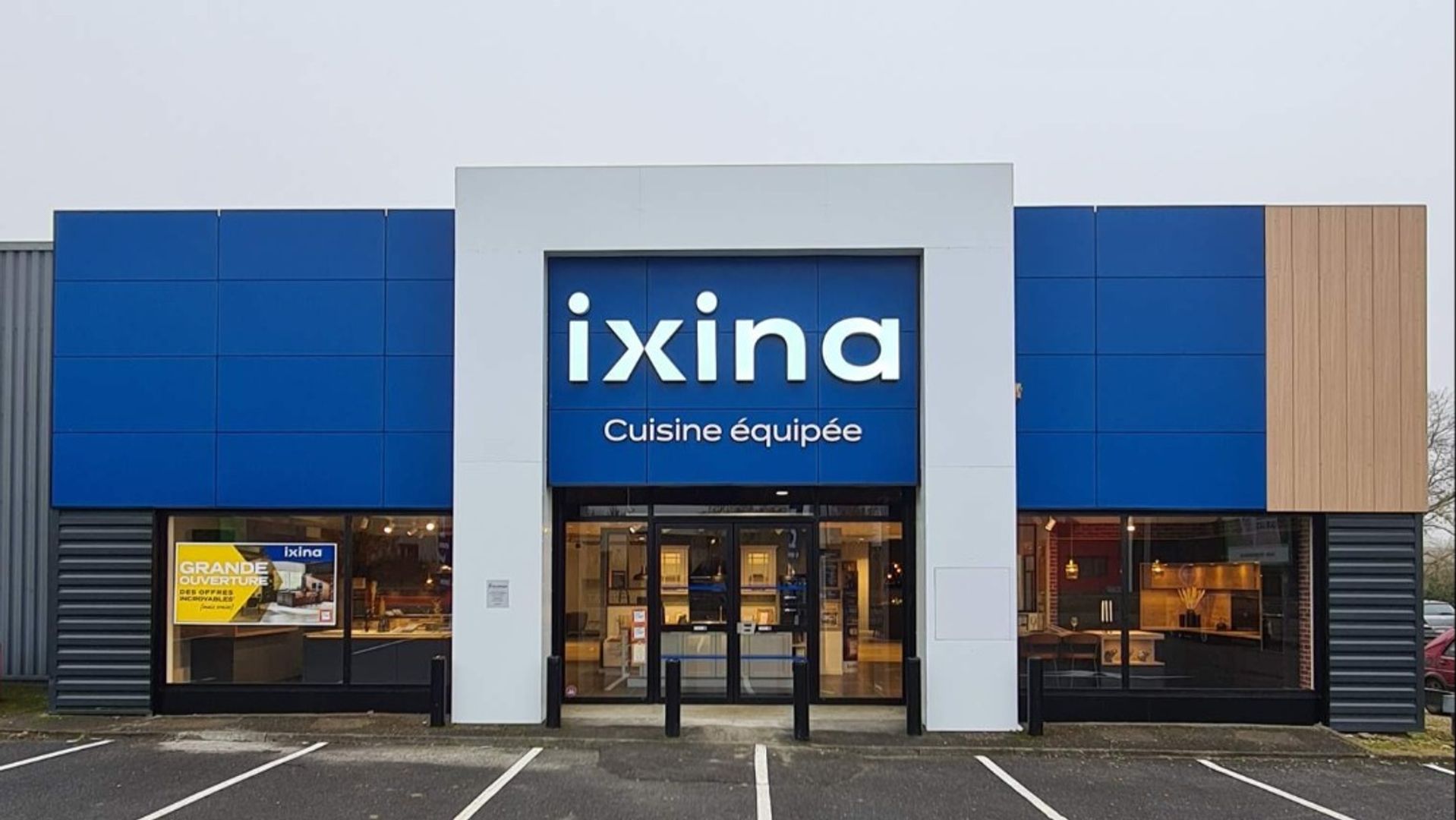 Foto 1 di IXINA Bourges