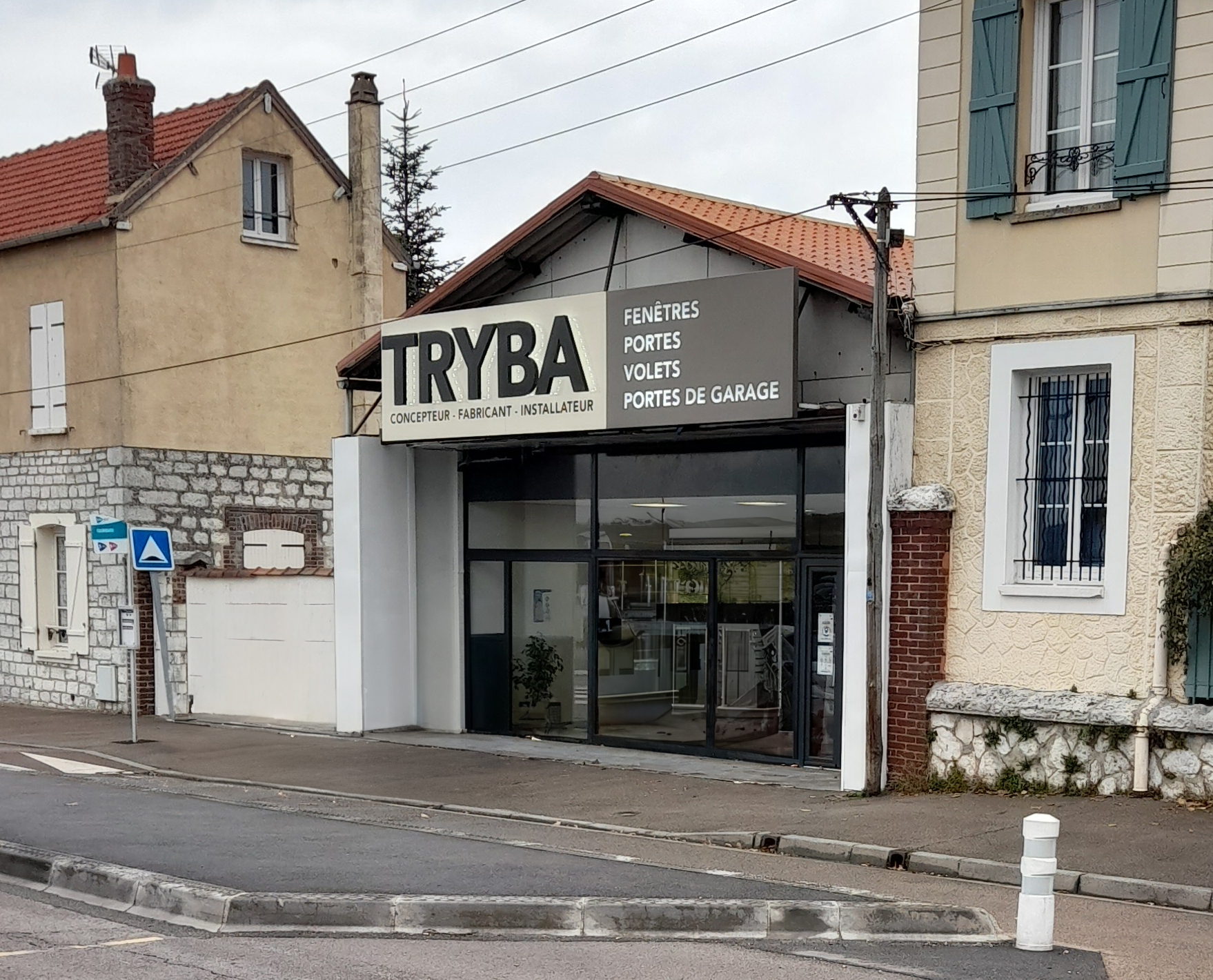 Foto 1 di TRYBA Vernon