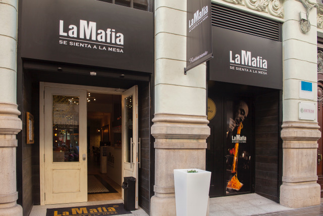 La Mafia se sienta a la mesa