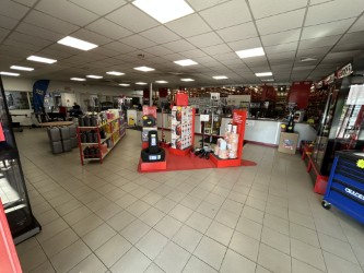 Foto 7 di AD POİDS LOURDS CENTRE-EST CORBAS