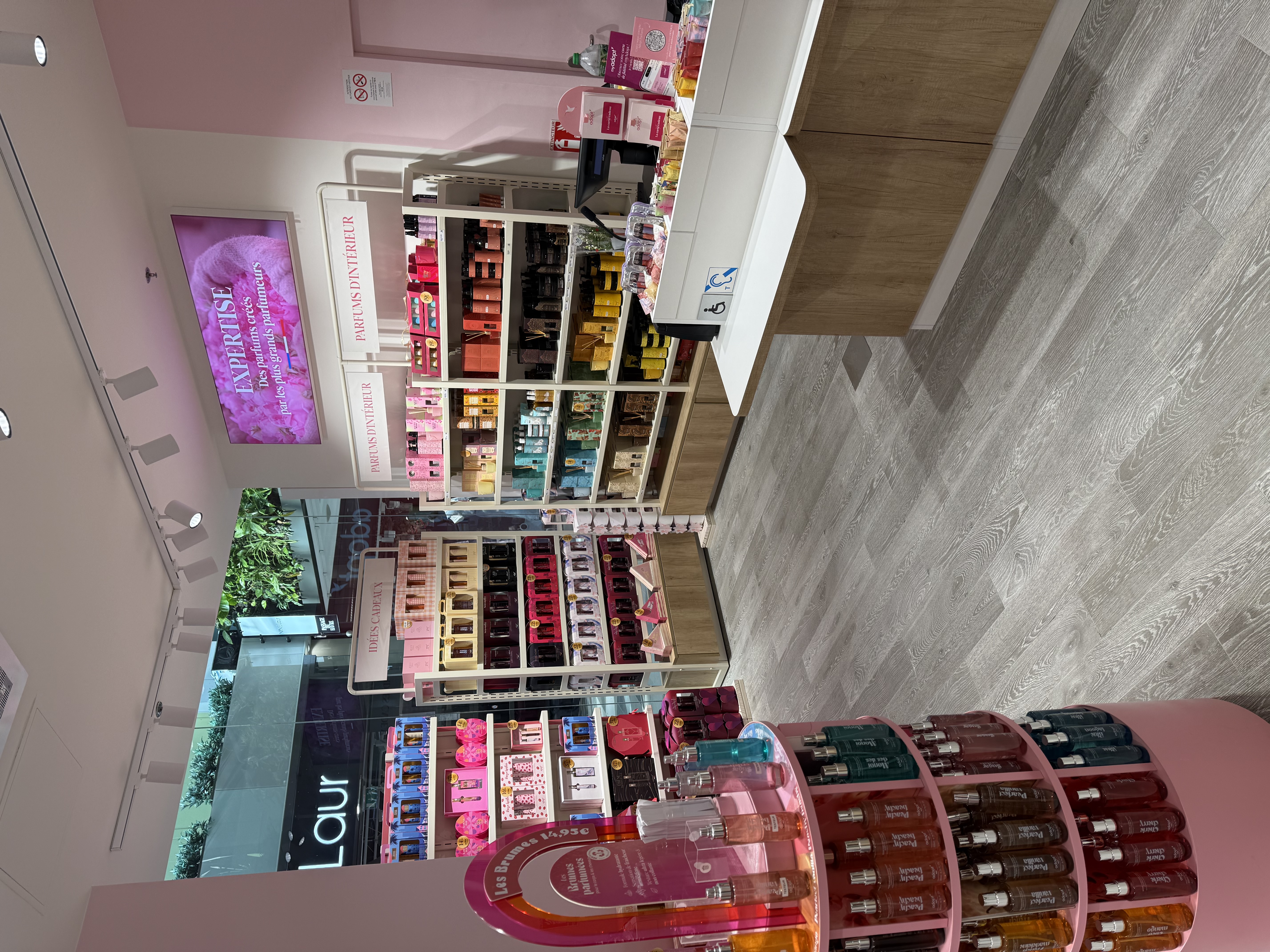 Foto 12 di Adopt Parfums