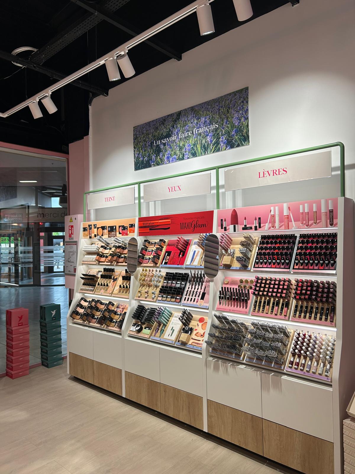 Foto 5 di Adopt Parfums