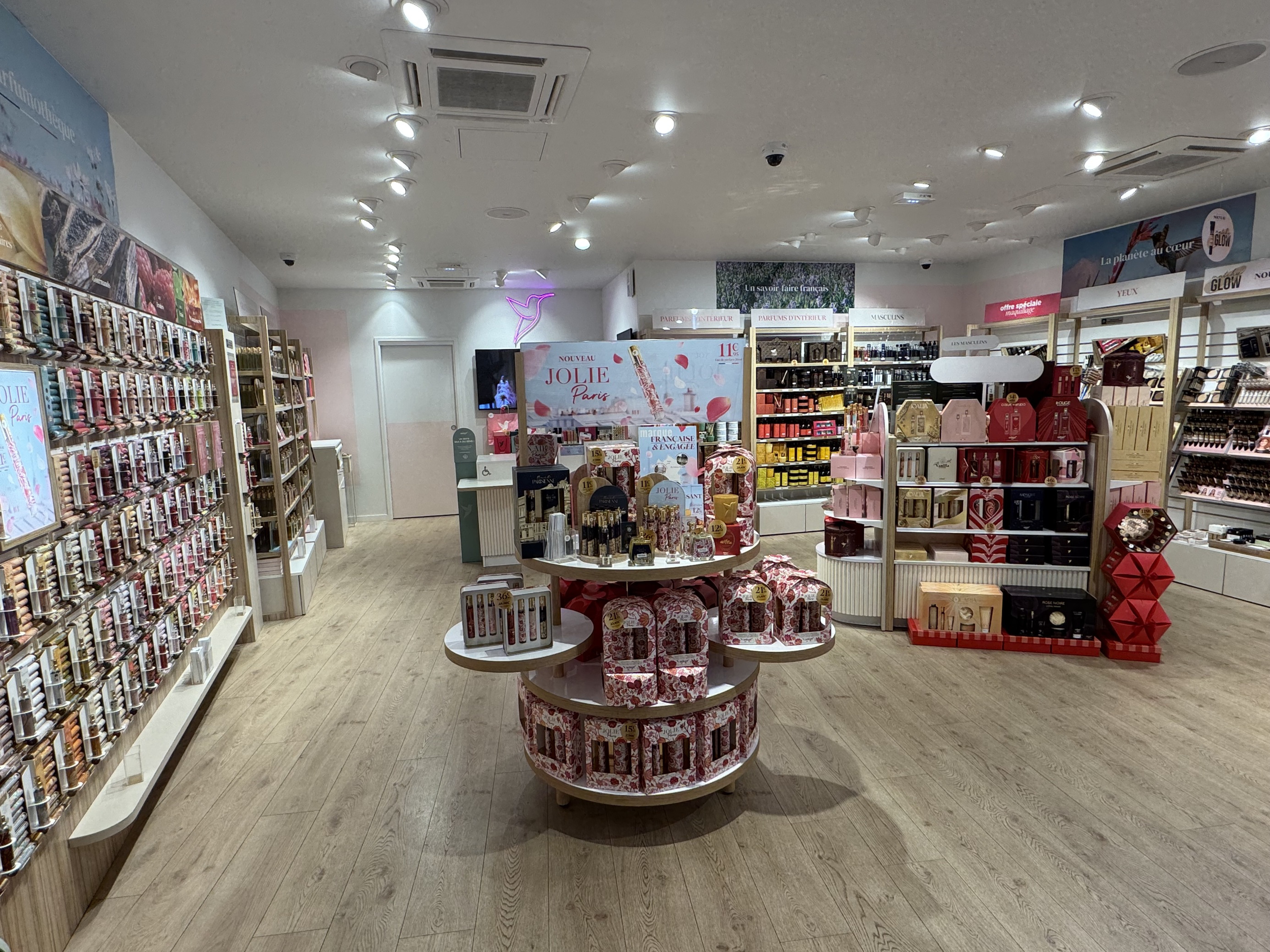 Foto 23 di Adopt Parfums