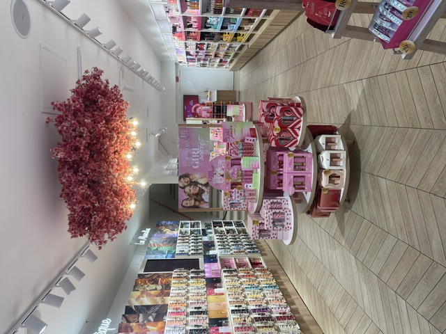Foto 10 di Adopt Parfums
