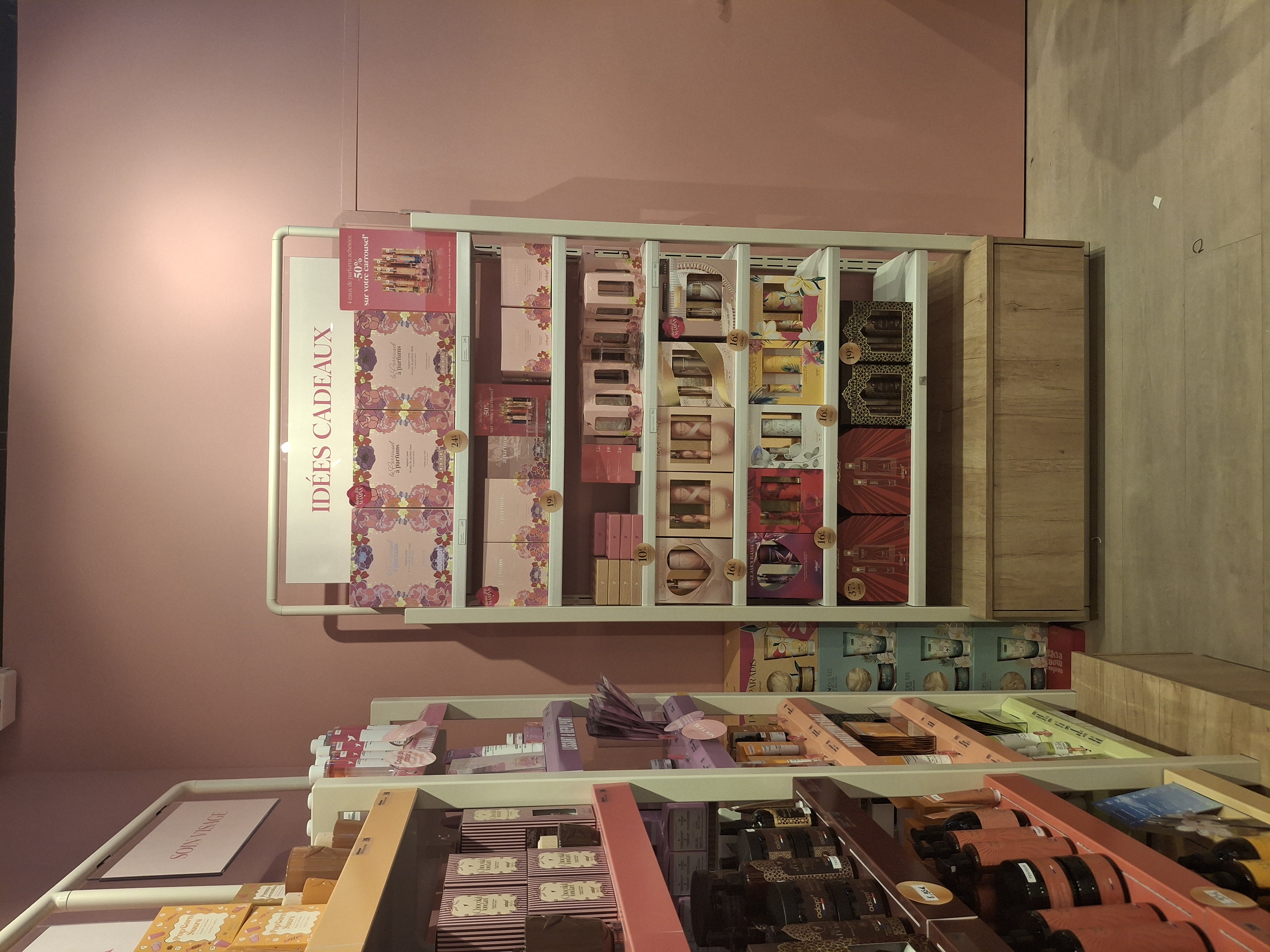 Foto 6 di Adopt Parfums