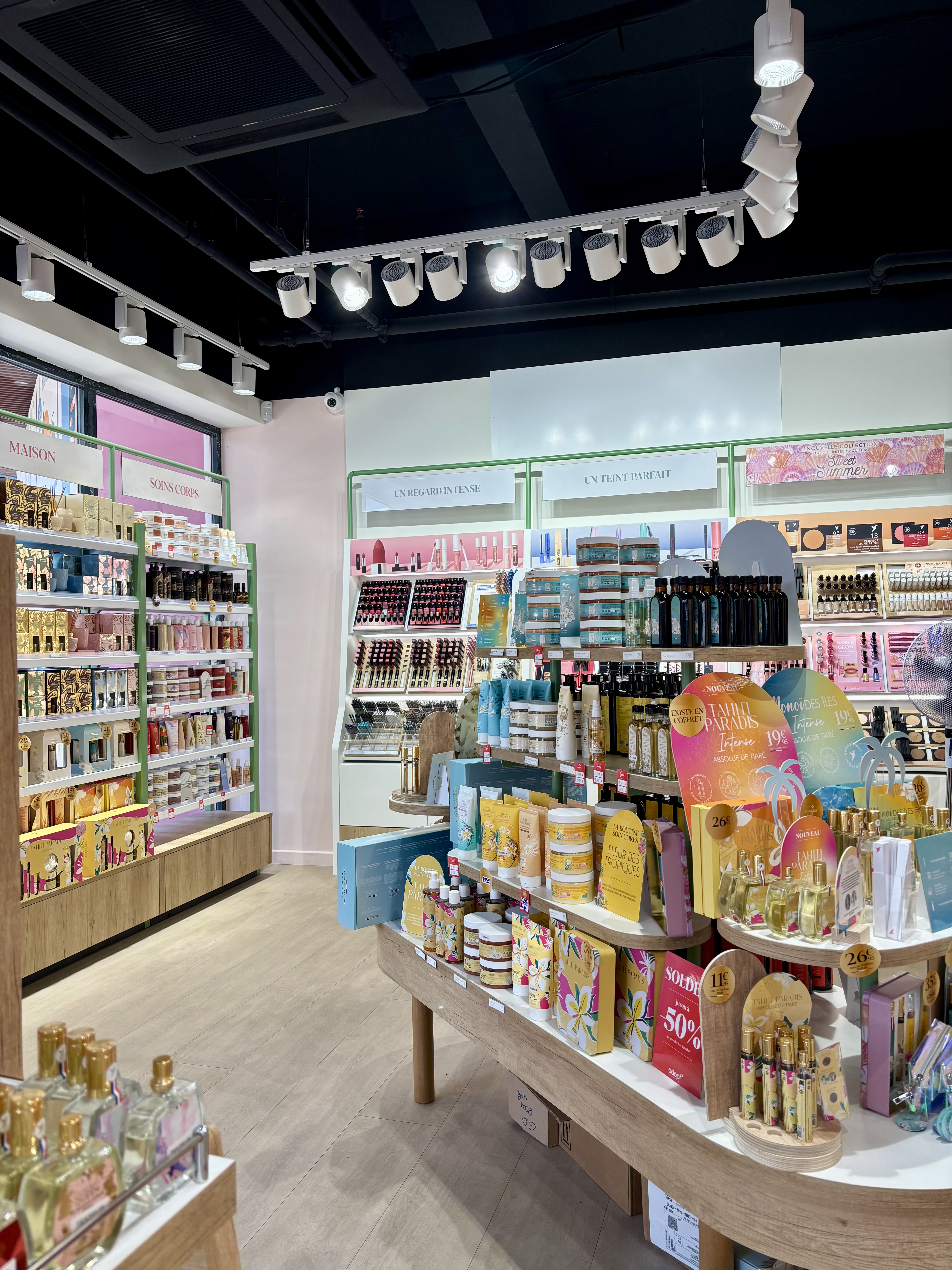 Foto 6 di Adopt Parfums