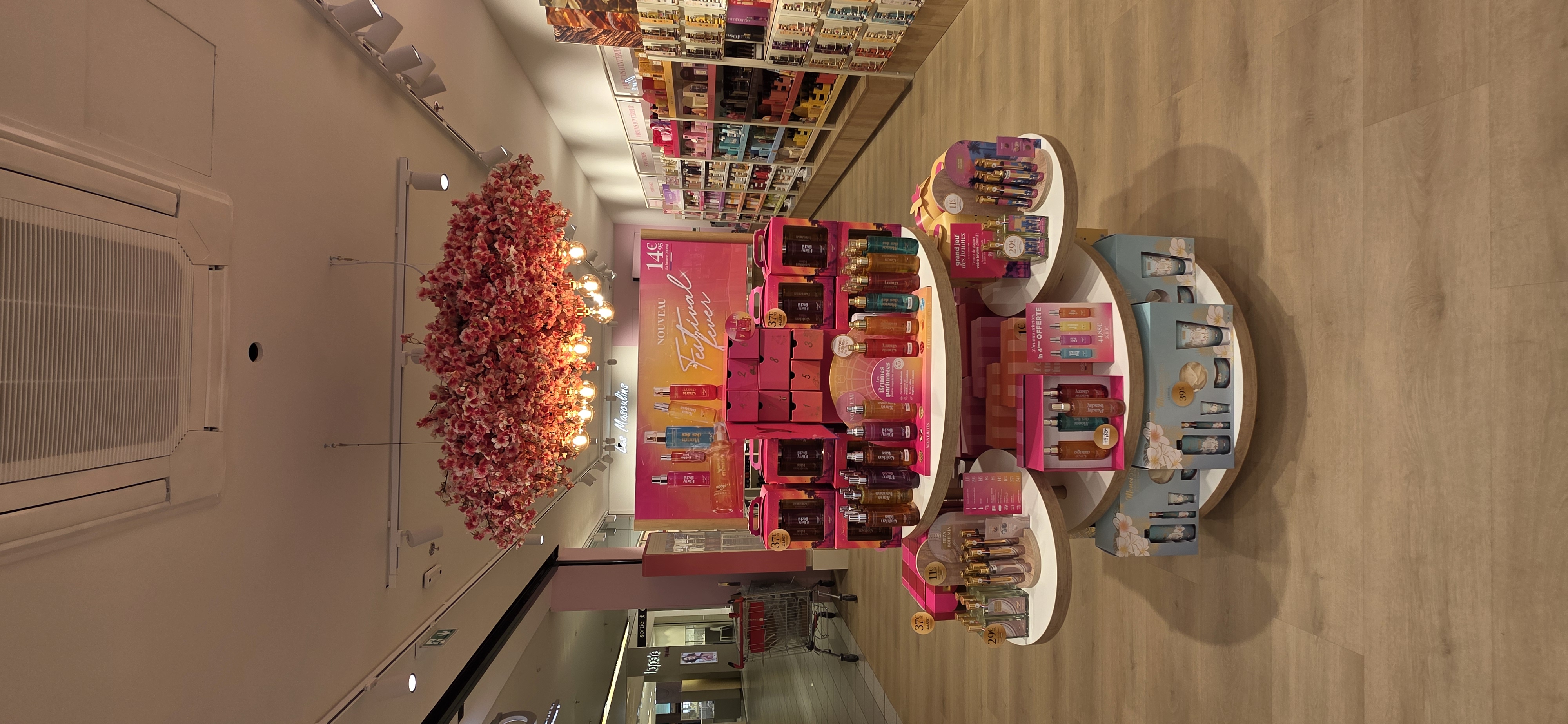 Foto 11 di Adopt Parfums