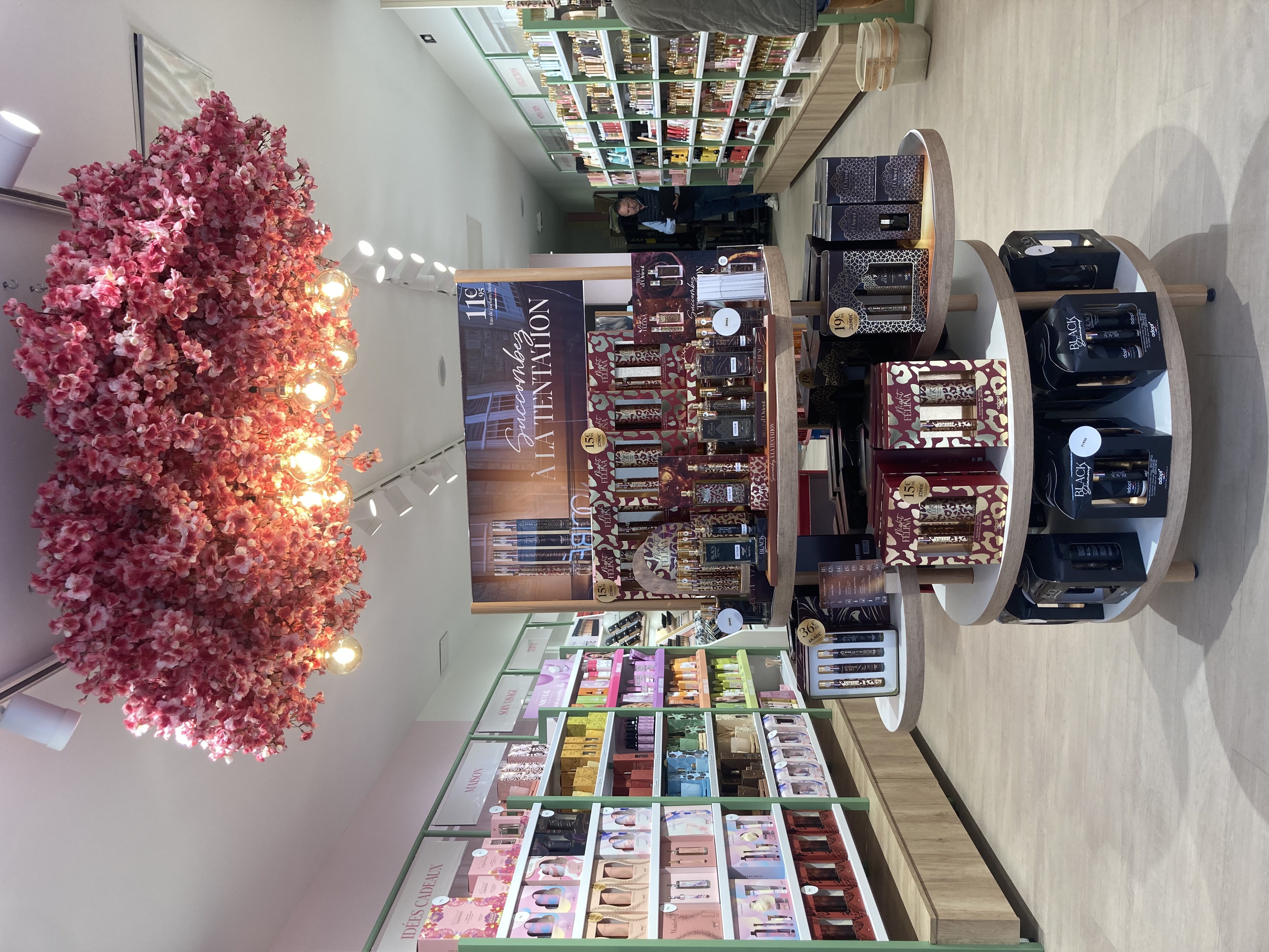 Foto 6 di Adopt Parfums