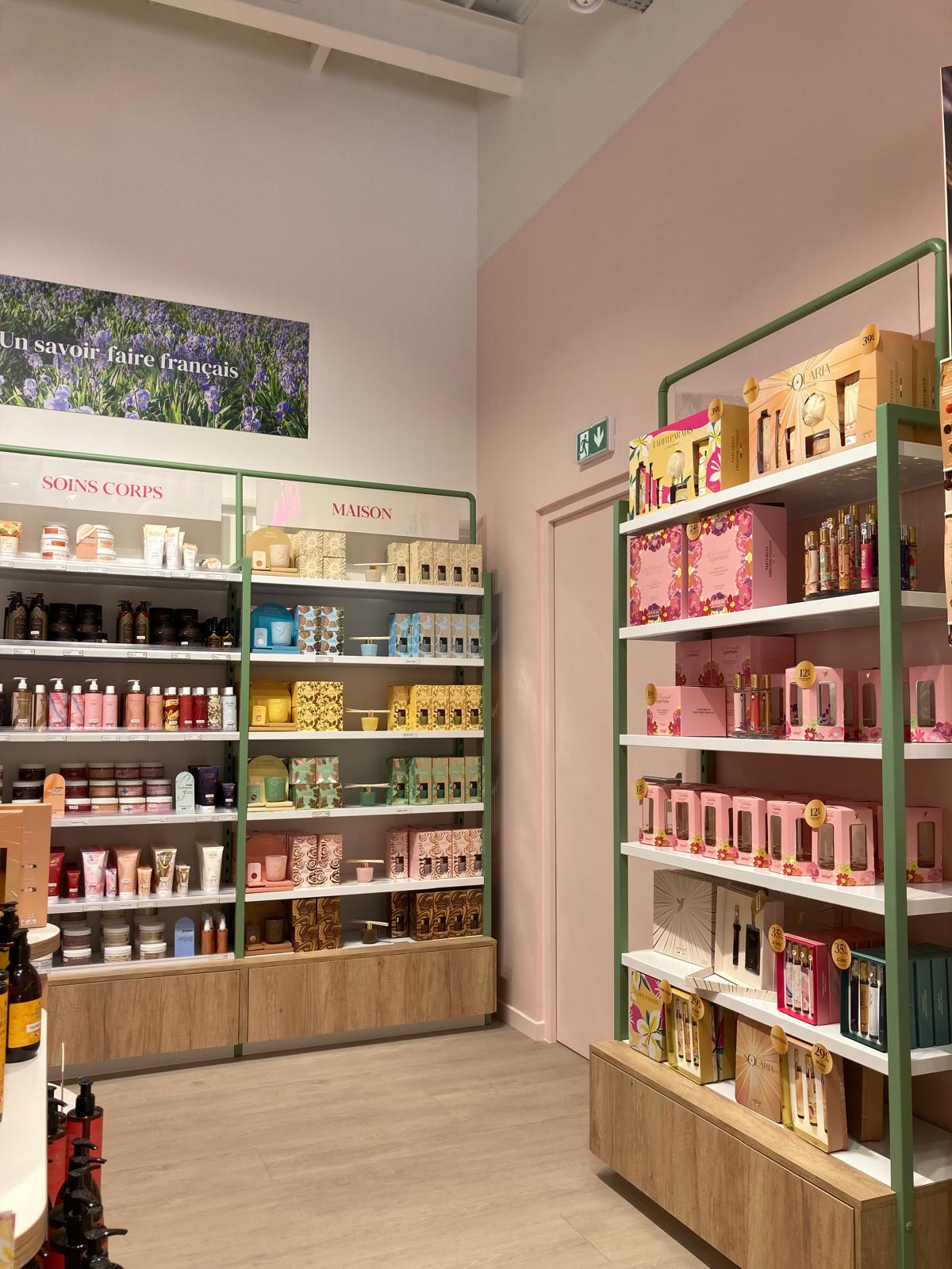 Foto 13 di Adopt Parfums