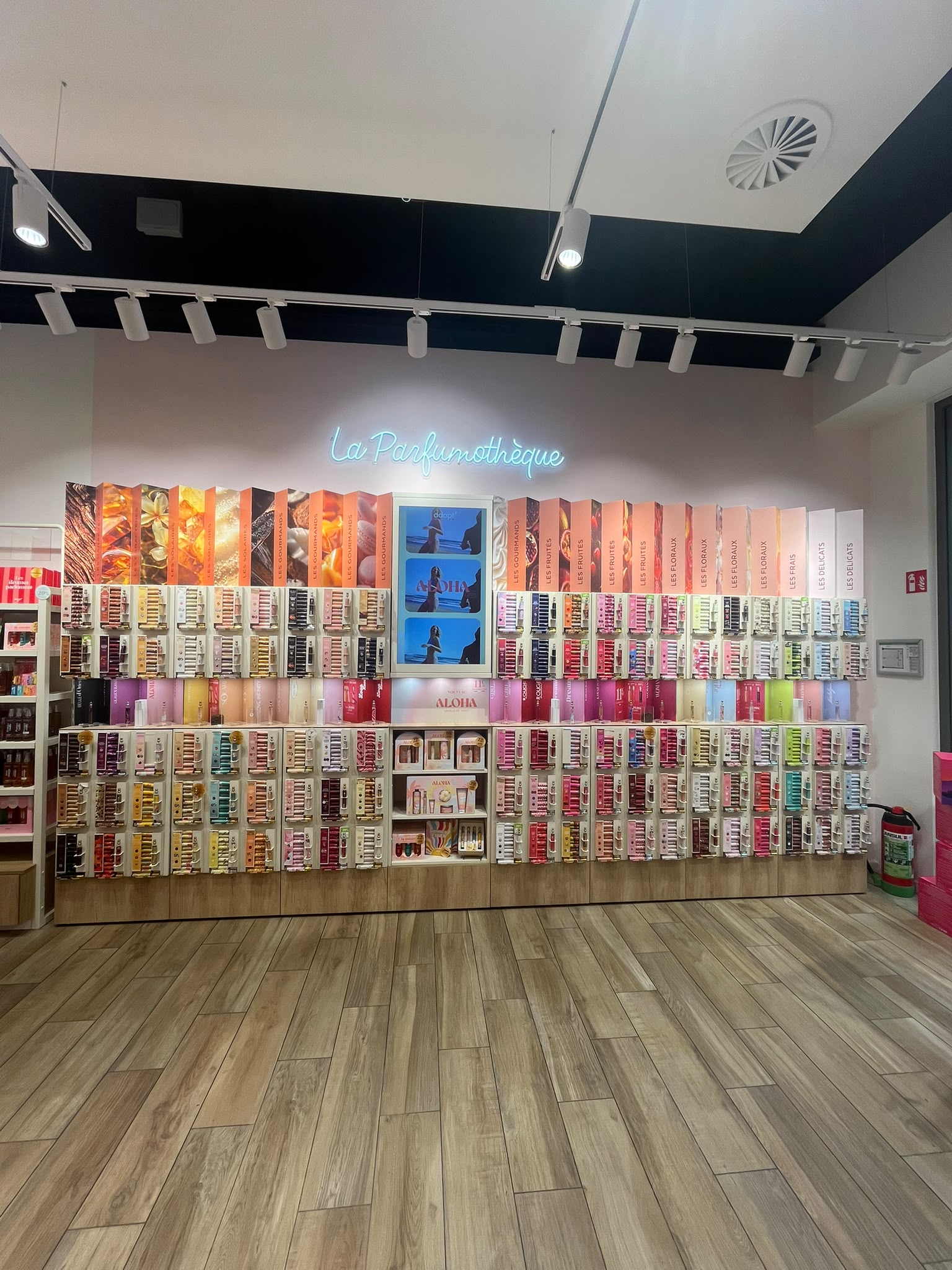 Foto 10 di Adopt Parfums