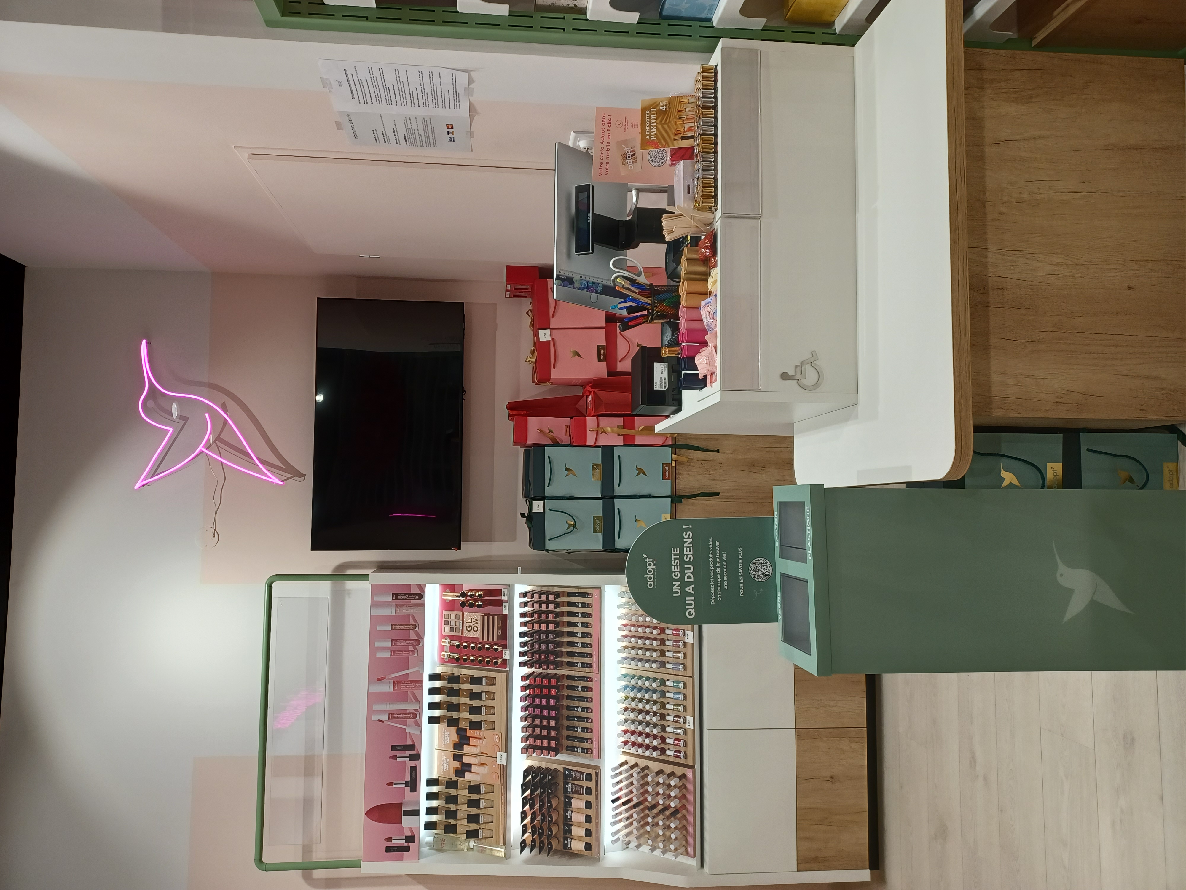 Foto 6 di Adopt Parfums