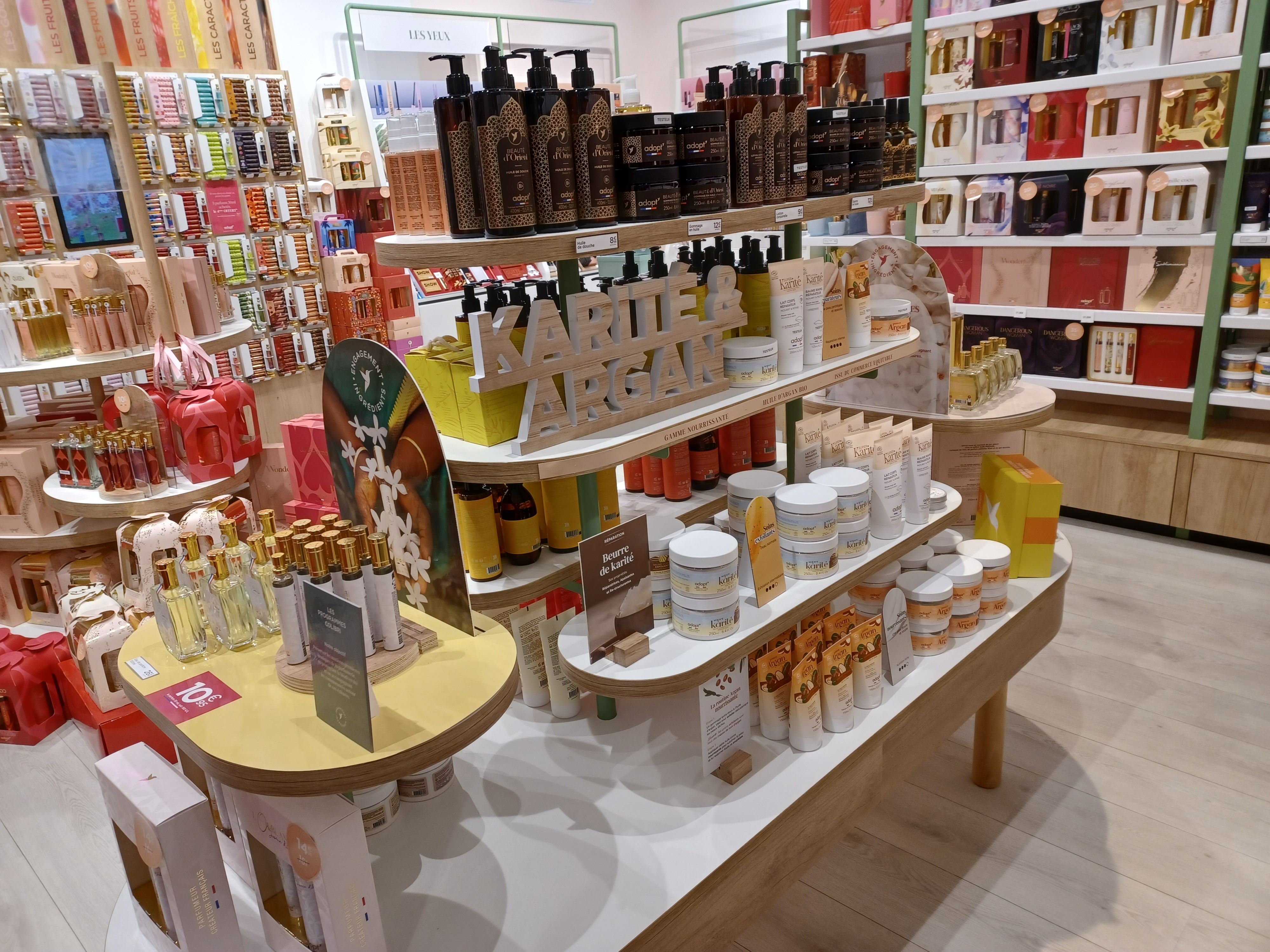 Foto 4 di Adopt Parfums