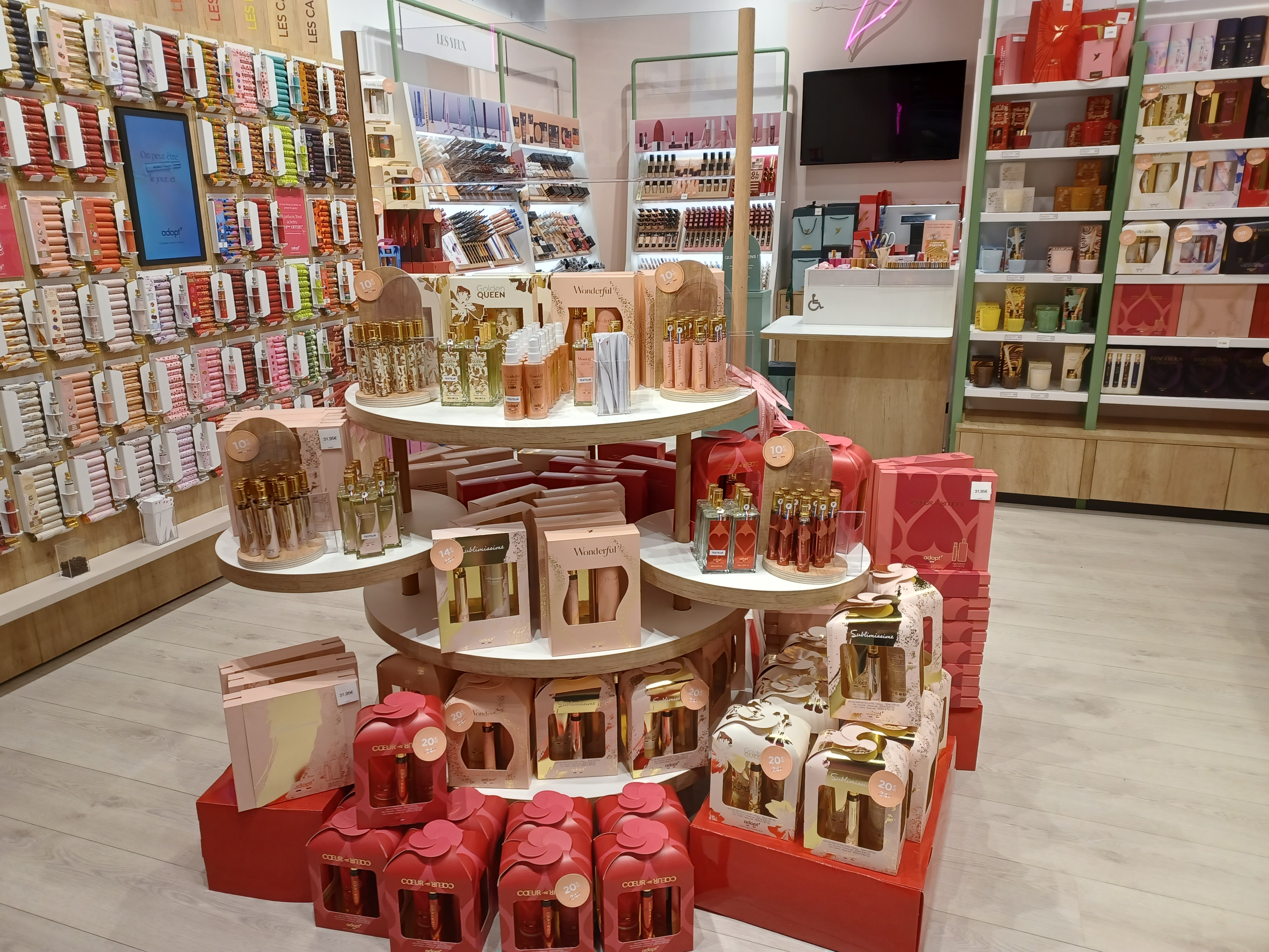 Foto 5 di Adopt Parfums