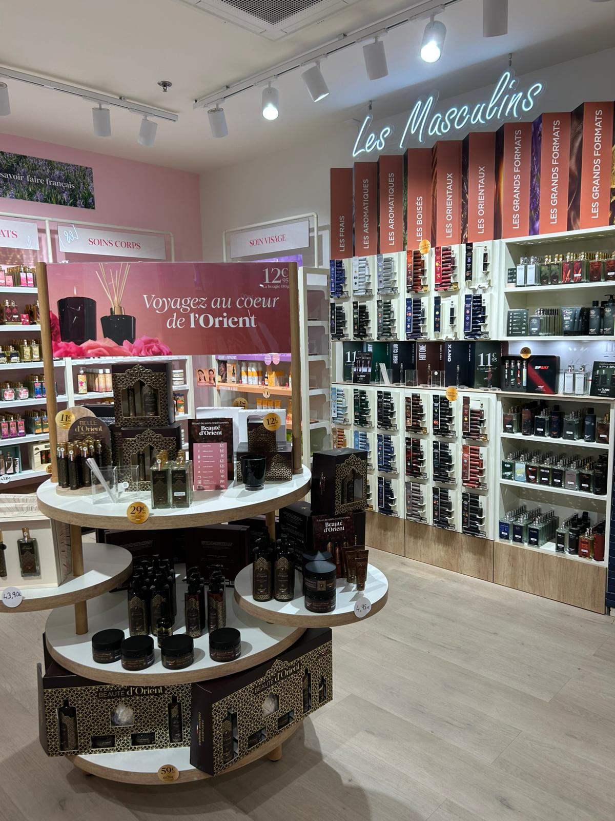 Foto 11 di Adopt Parfums